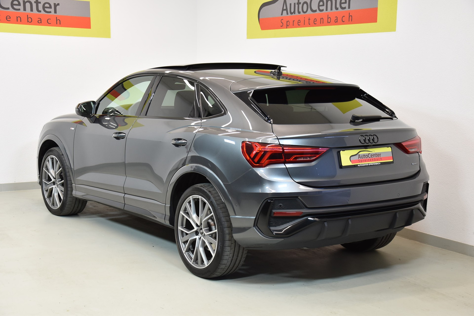 AUDI Q3 Sportback 45 TFSI S line quattro S-tronic-image-13