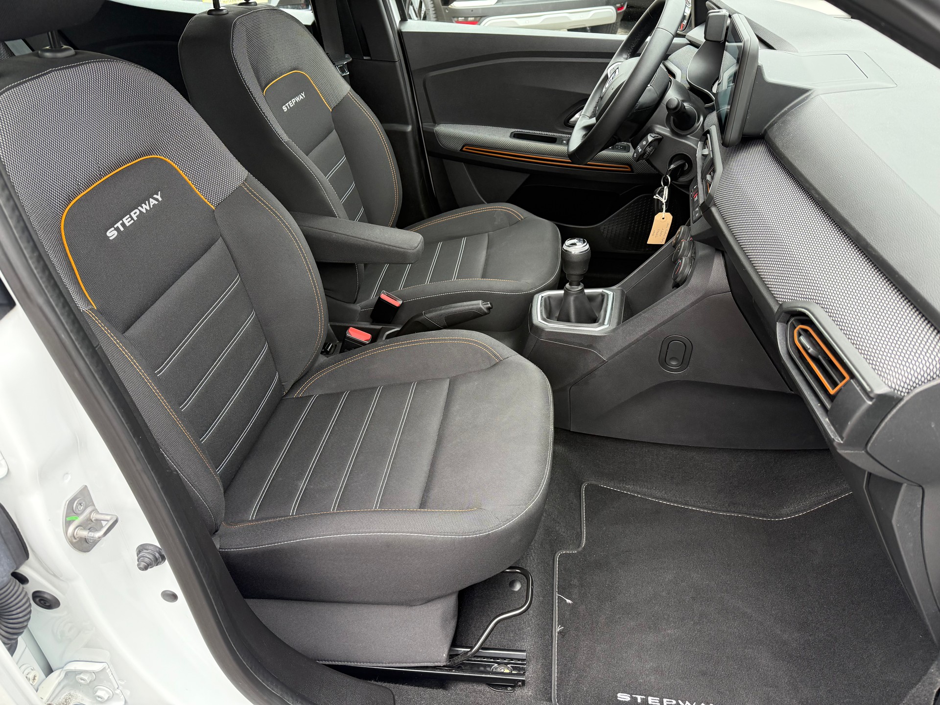 DACIA Sandero Stepway TCe 90 Comfort-image-9