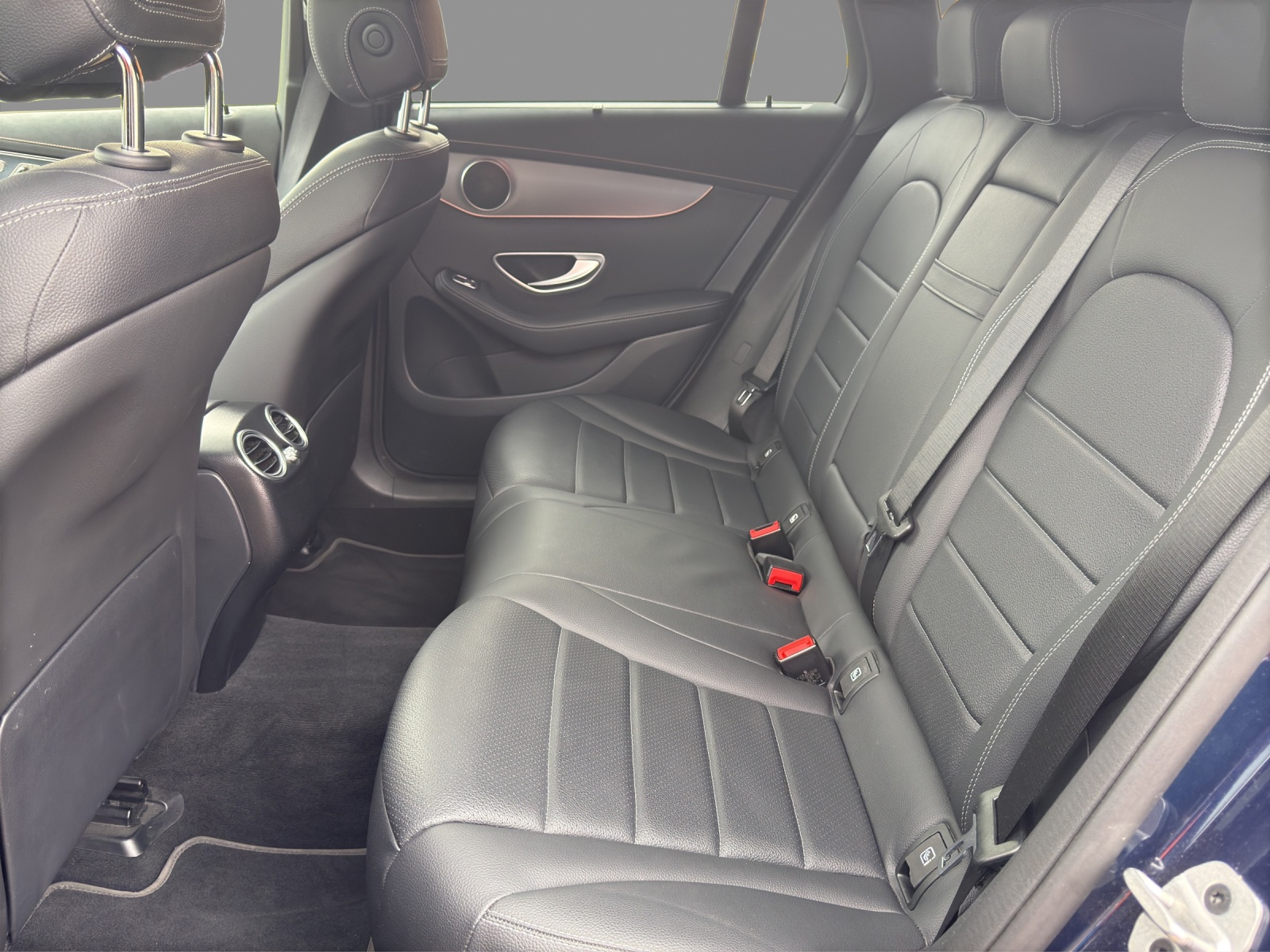 MERCEDES-BENZ EQC 400 4Matic EQ Star-image-13