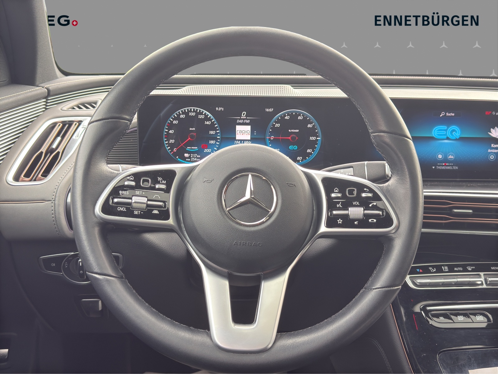 MERCEDES-BENZ EQC 400 4Matic EQ Star-image-9