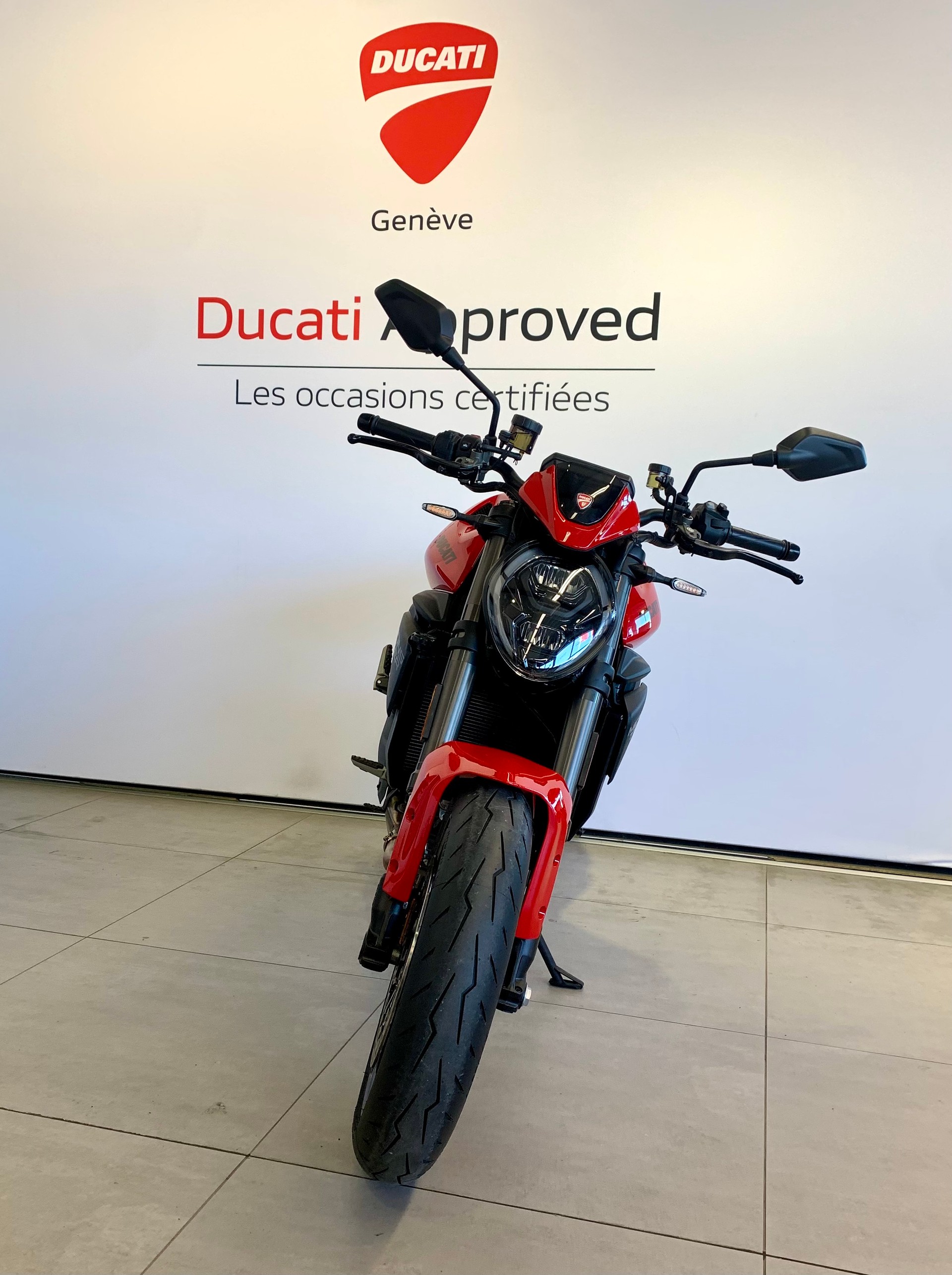 DUCATI MONSTER 890-showroom-element-2