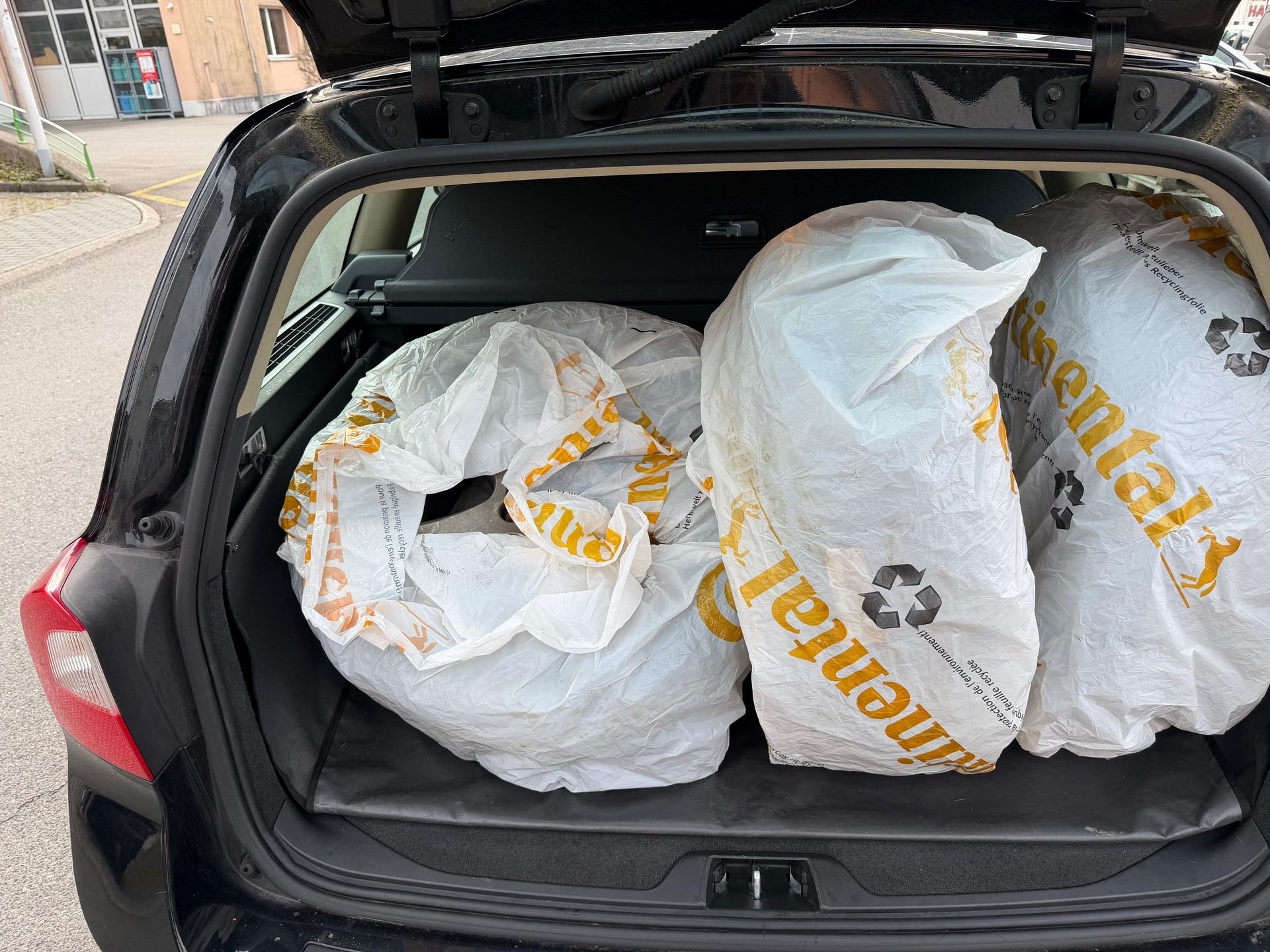 VOLVO V70 2.0D Kinetic-image-10
