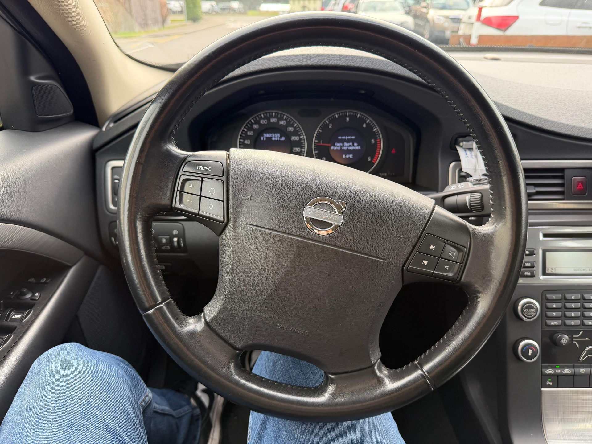 VOLVO V70 2.0D Kinetic-image-8