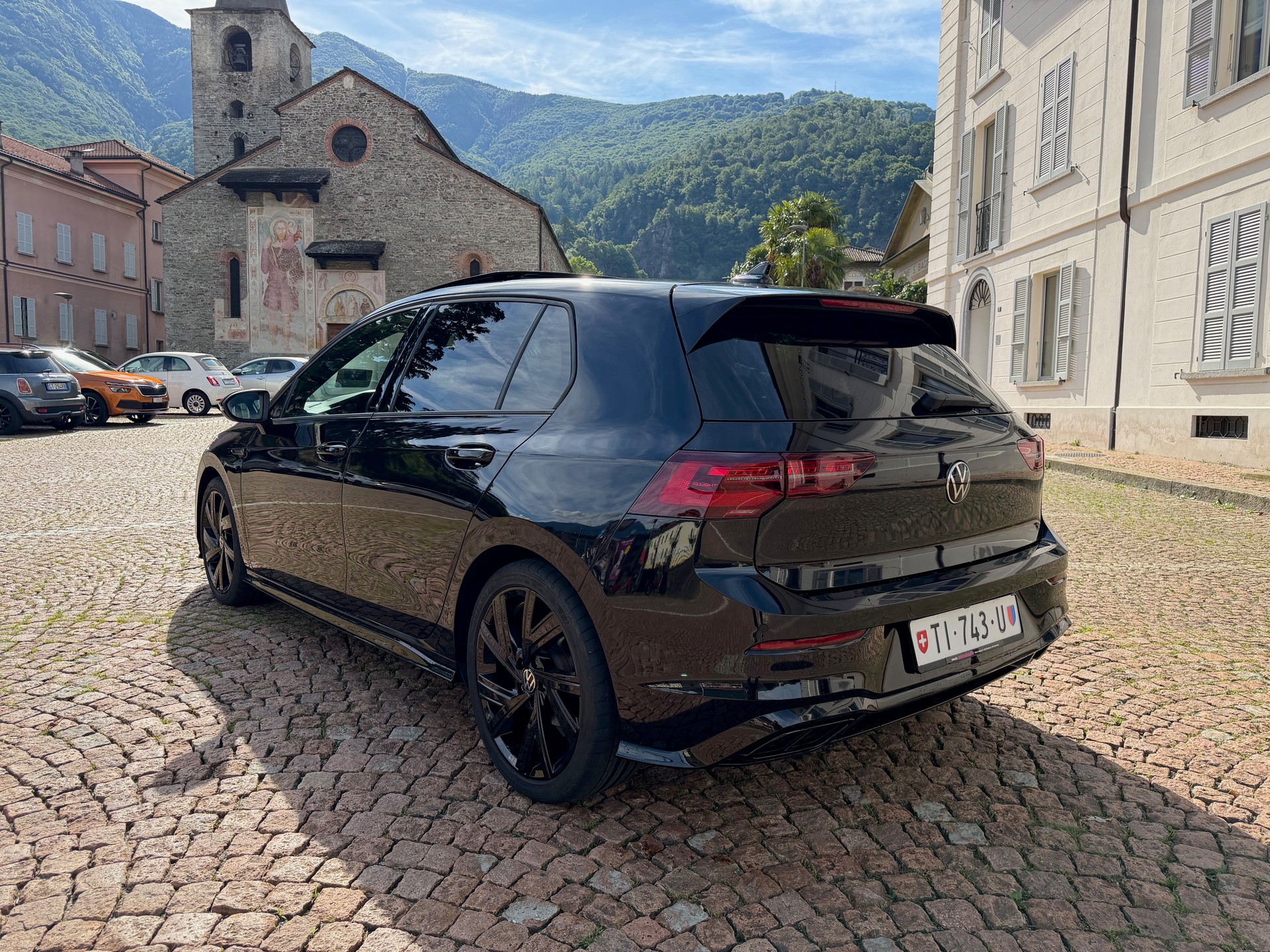 VW Golf 1.5 eTSI mHEV ACT R-Line DSG-image-3