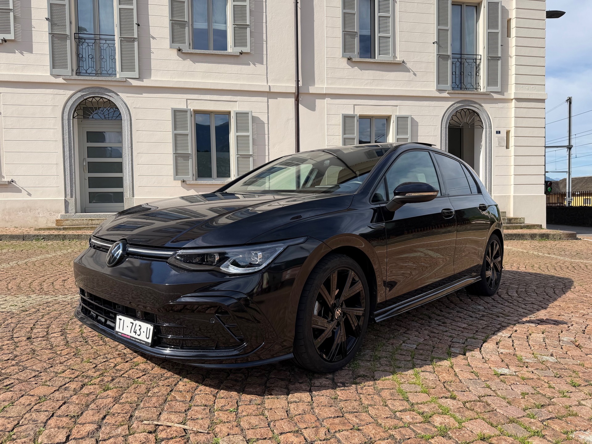 VW Golf 1.5 eTSI mHEV ACT R-Line DSG-image-6