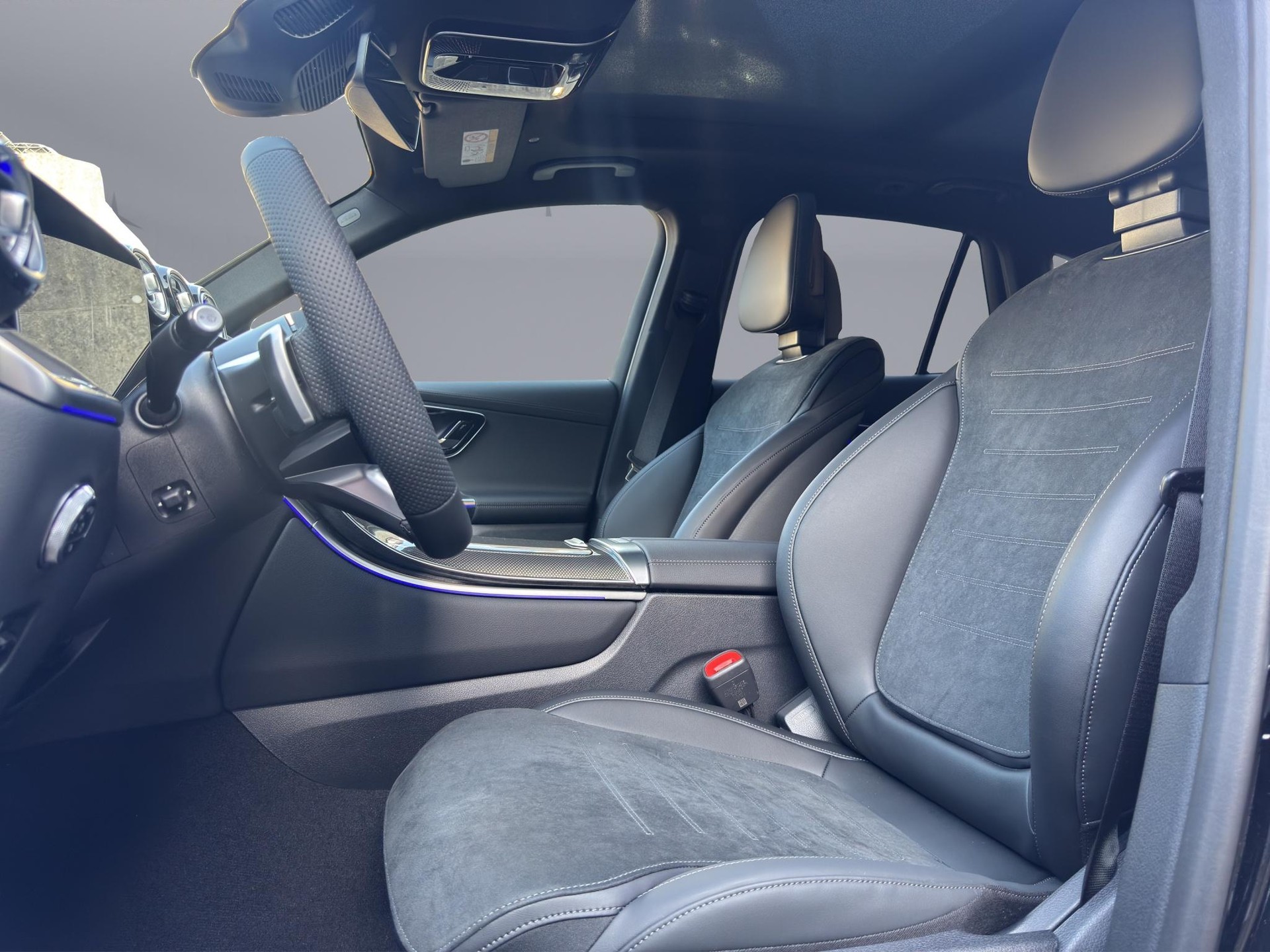 MERCEDES-BENZ GLC 200 d AMG Line 4matic-image-8