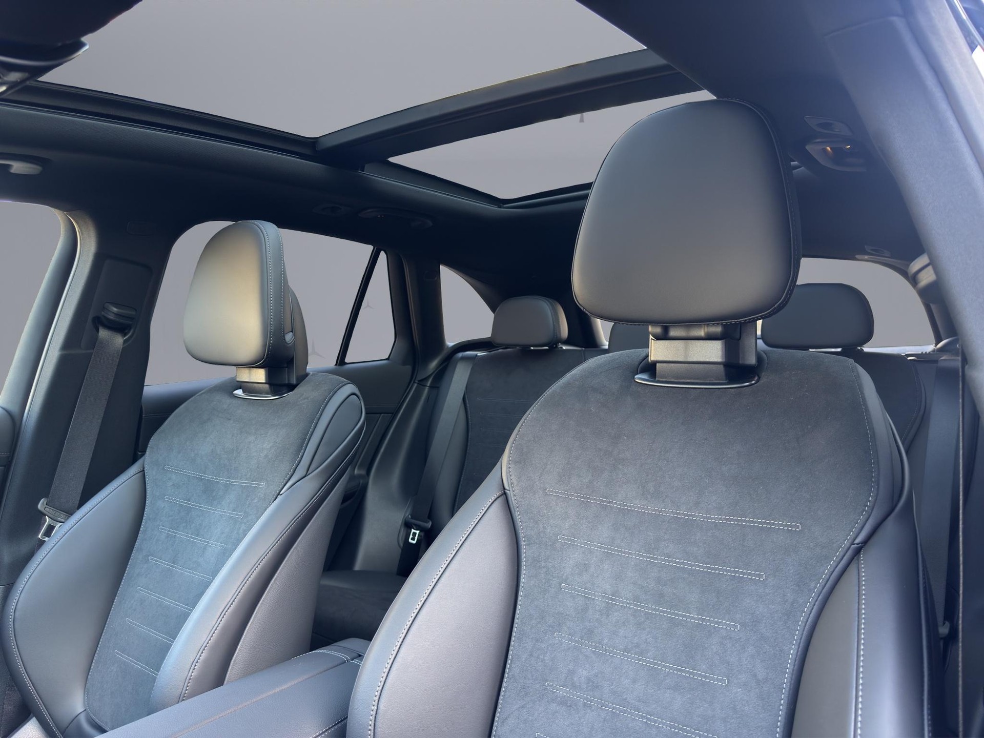 MERCEDES-BENZ GLC 200 d AMG Line 4matic-image-19