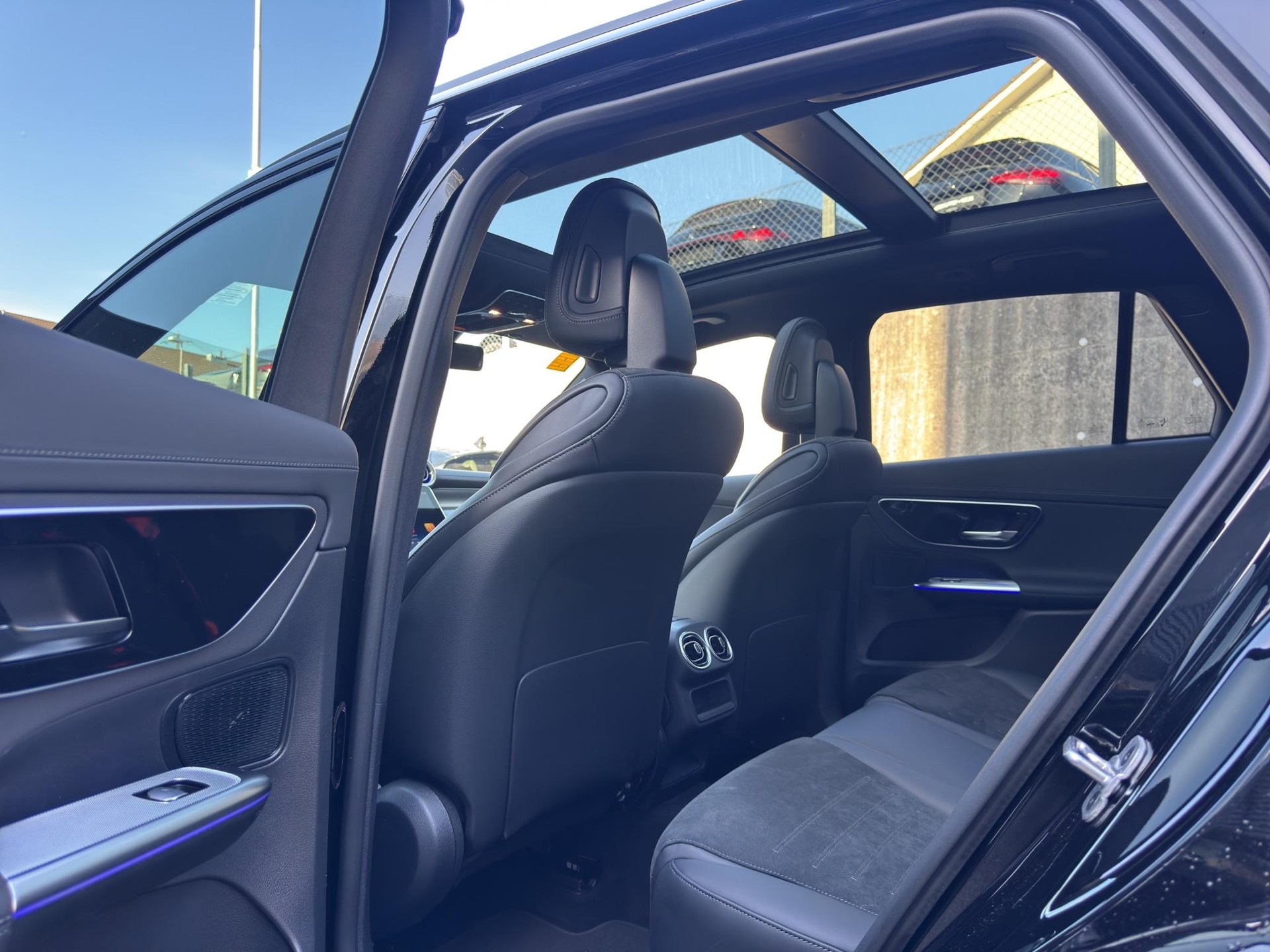 MERCEDES-BENZ GLC 200 d AMG Line 4matic-image-22