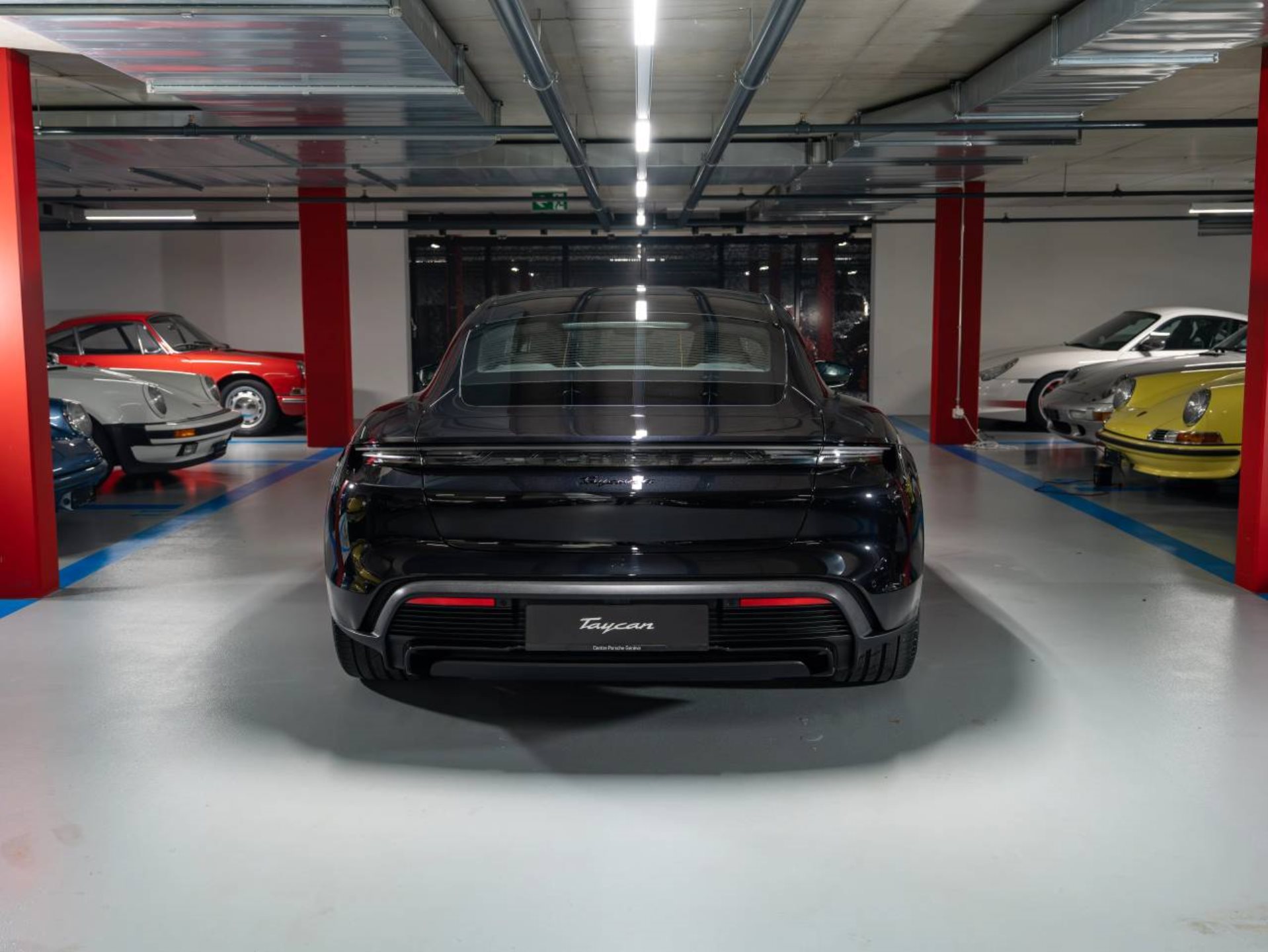 PORSCHE Taycan 4 Black Edition-image-3
