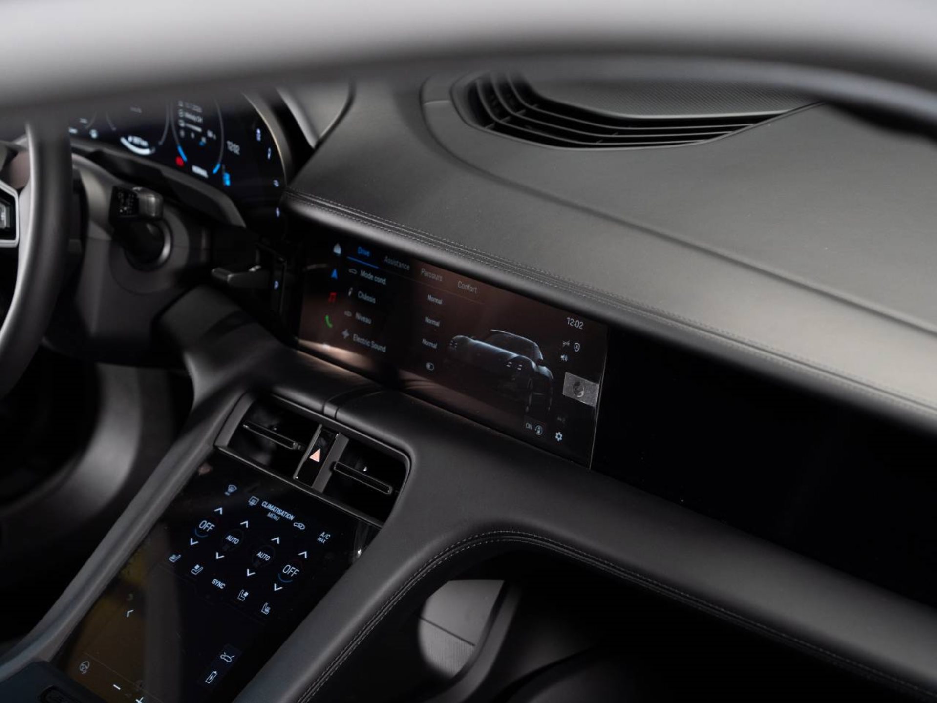 PORSCHE Taycan 4 Black Edition-image-16
