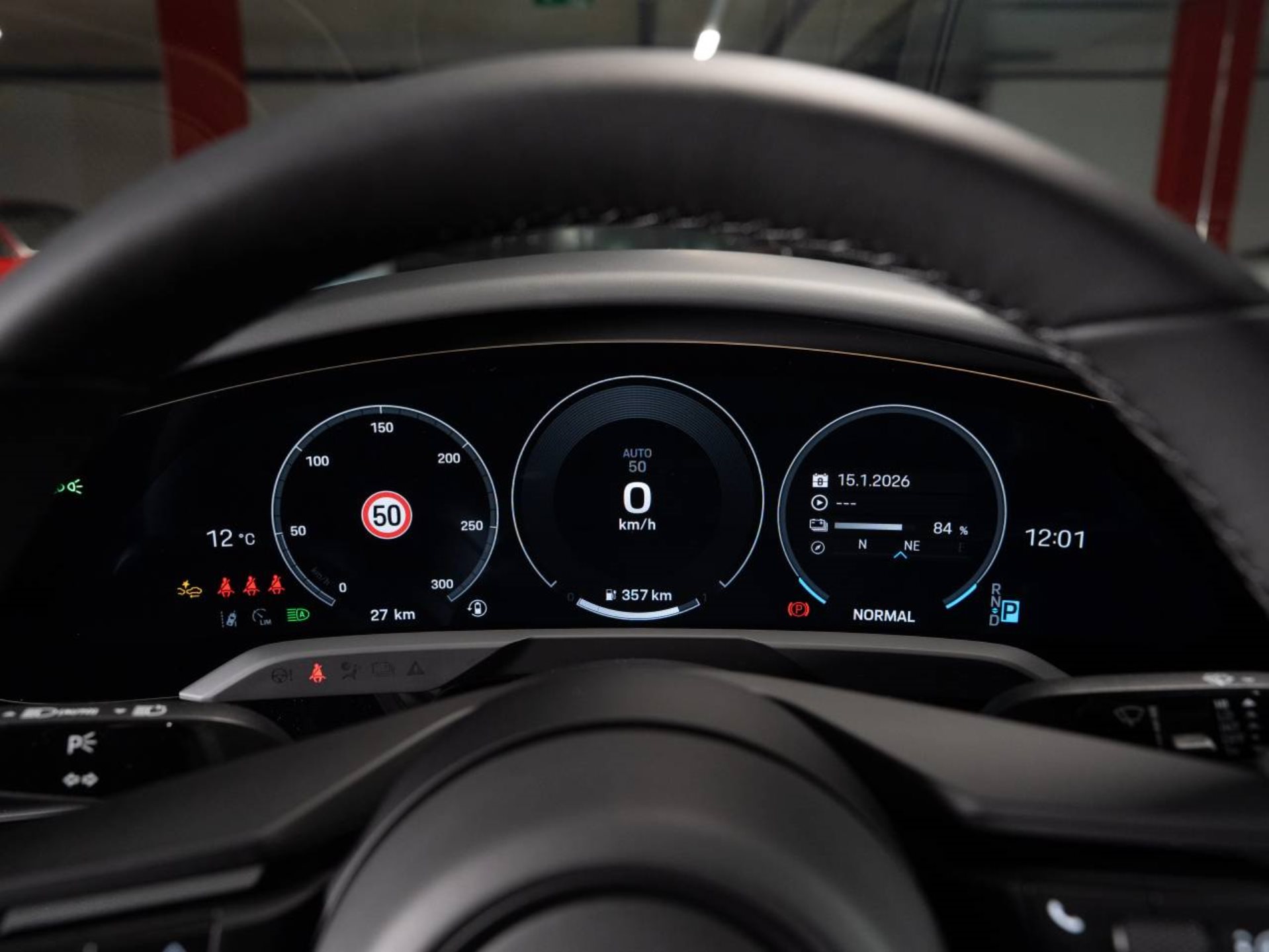 PORSCHE Taycan 4 Black Edition-image-12