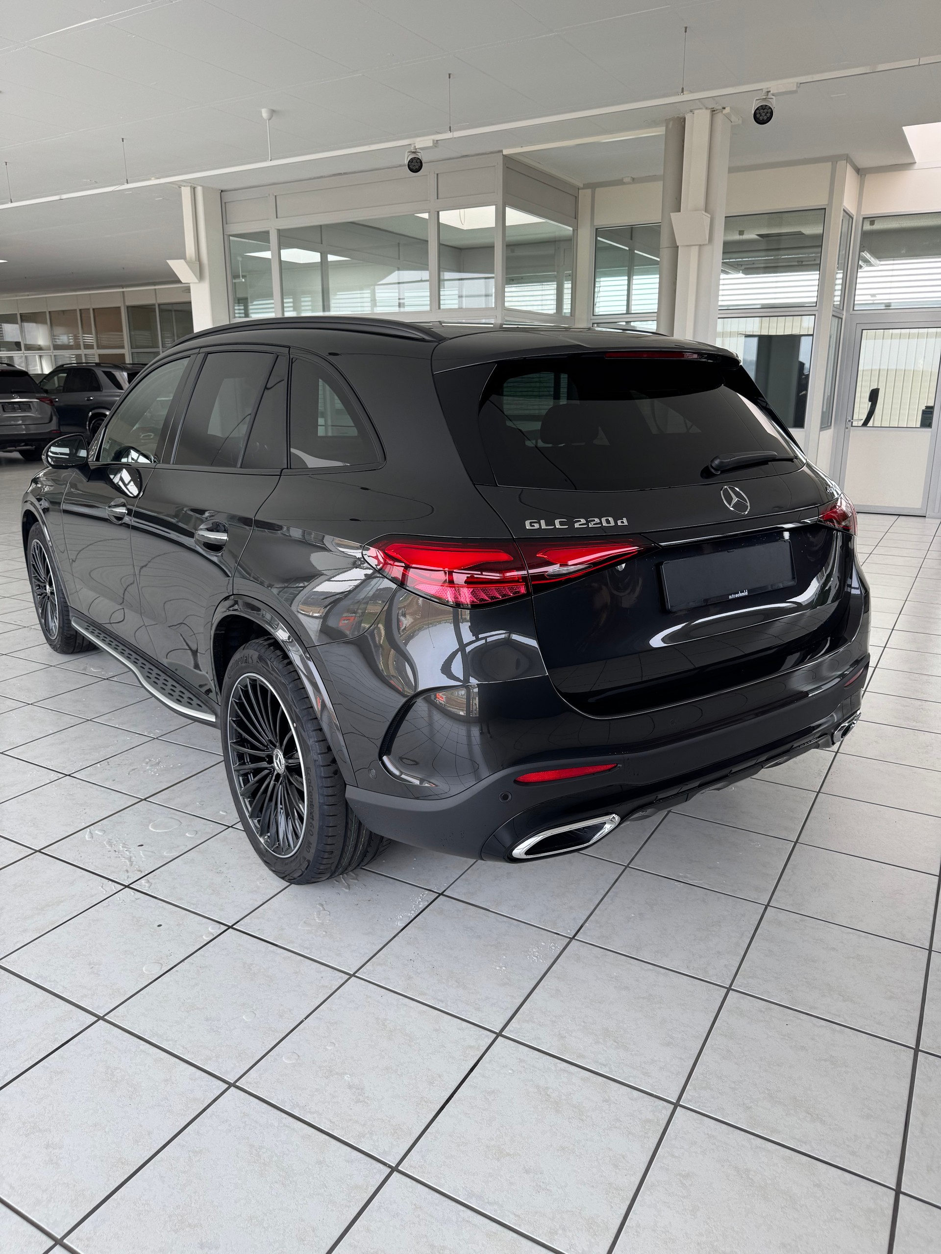 MERCEDES-BENZ GLC 220 d 4Matic-image-3