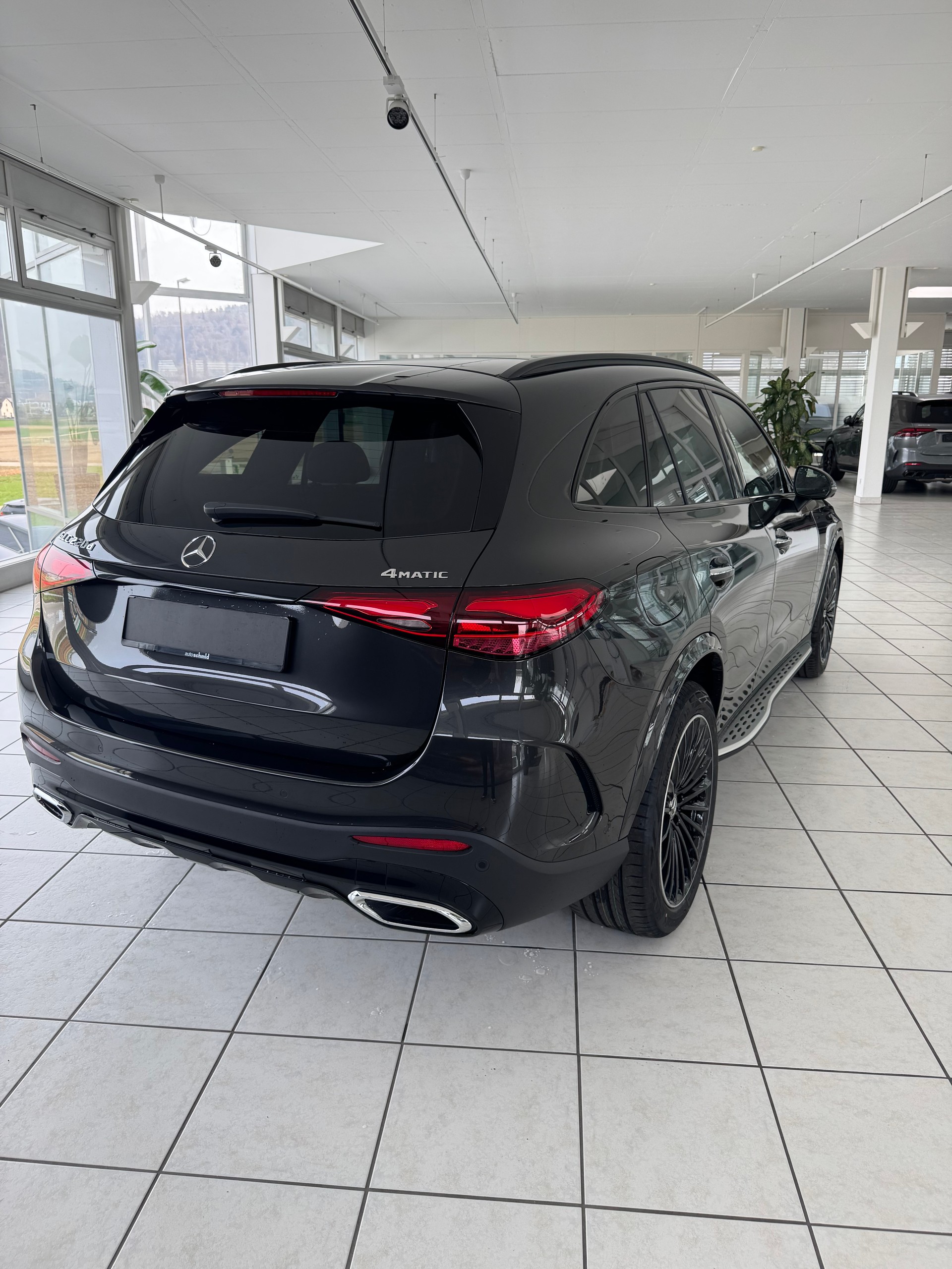 MERCEDES-BENZ GLC 220 d 4Matic-image-5