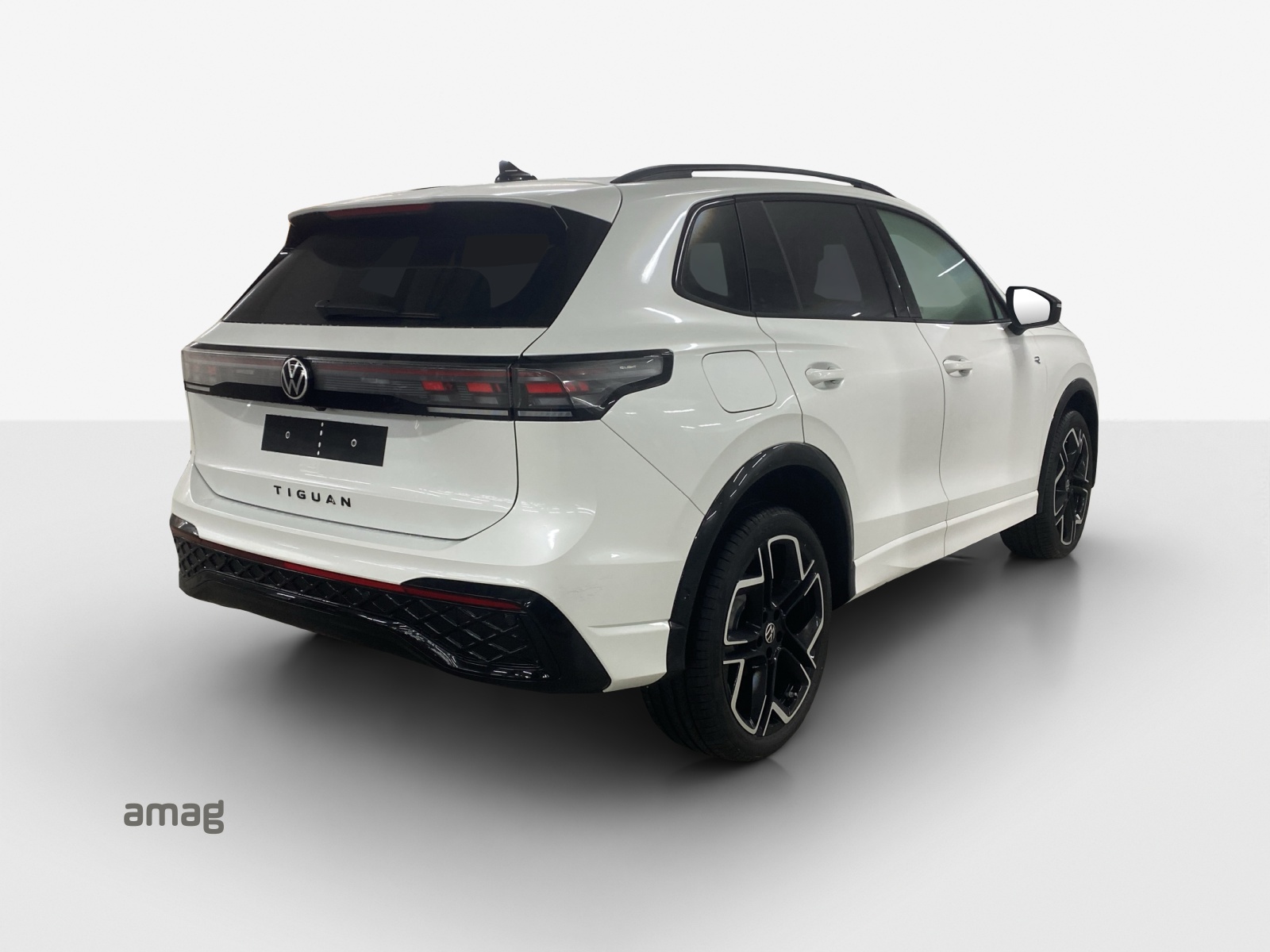 VW Tiguan 2.0 TSI DSG R-Line 4Motion-image-4