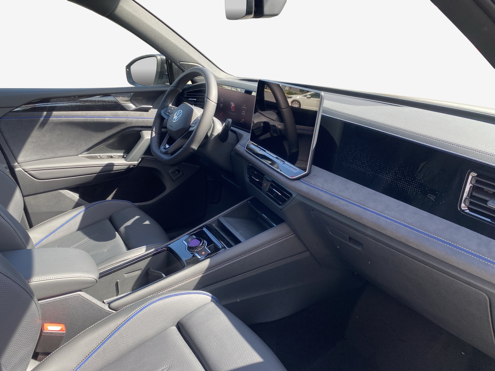 VW Tiguan 2.0 TSI DSG R-Line 4Motion-image-13