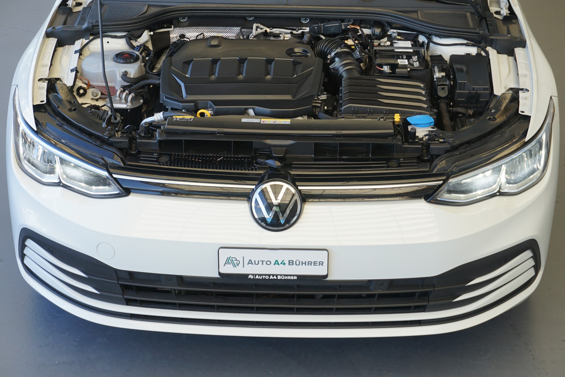 VW Golf 8 Variant 2.0 TDI Life DSG-Automat "aus erster Hand+CH-Auto"-image-11