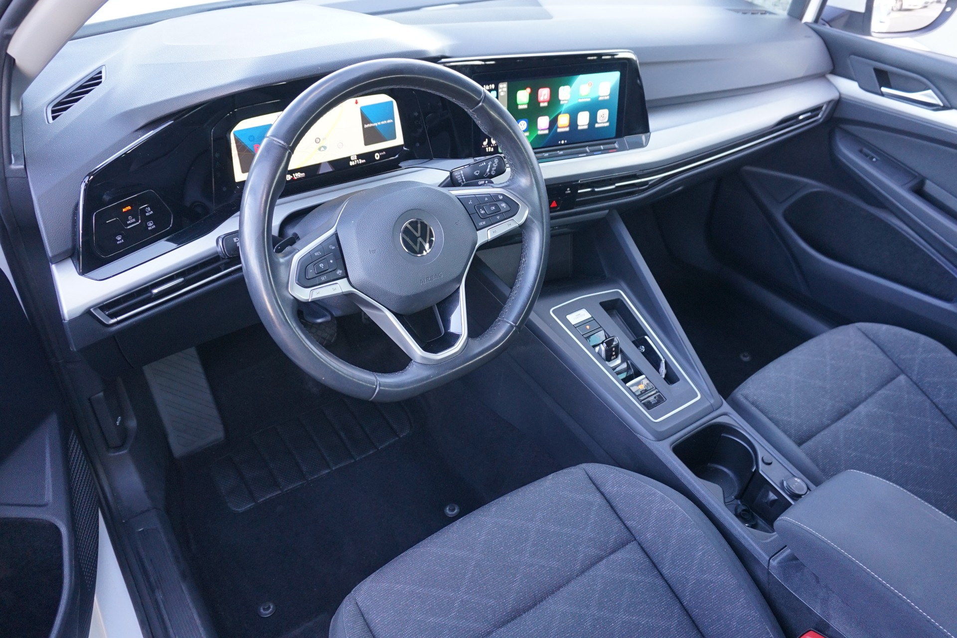 VW Golf 8 Variant 2.0 TDI Life DSG-Automat "aus erster Hand+CH-Auto"-image-15