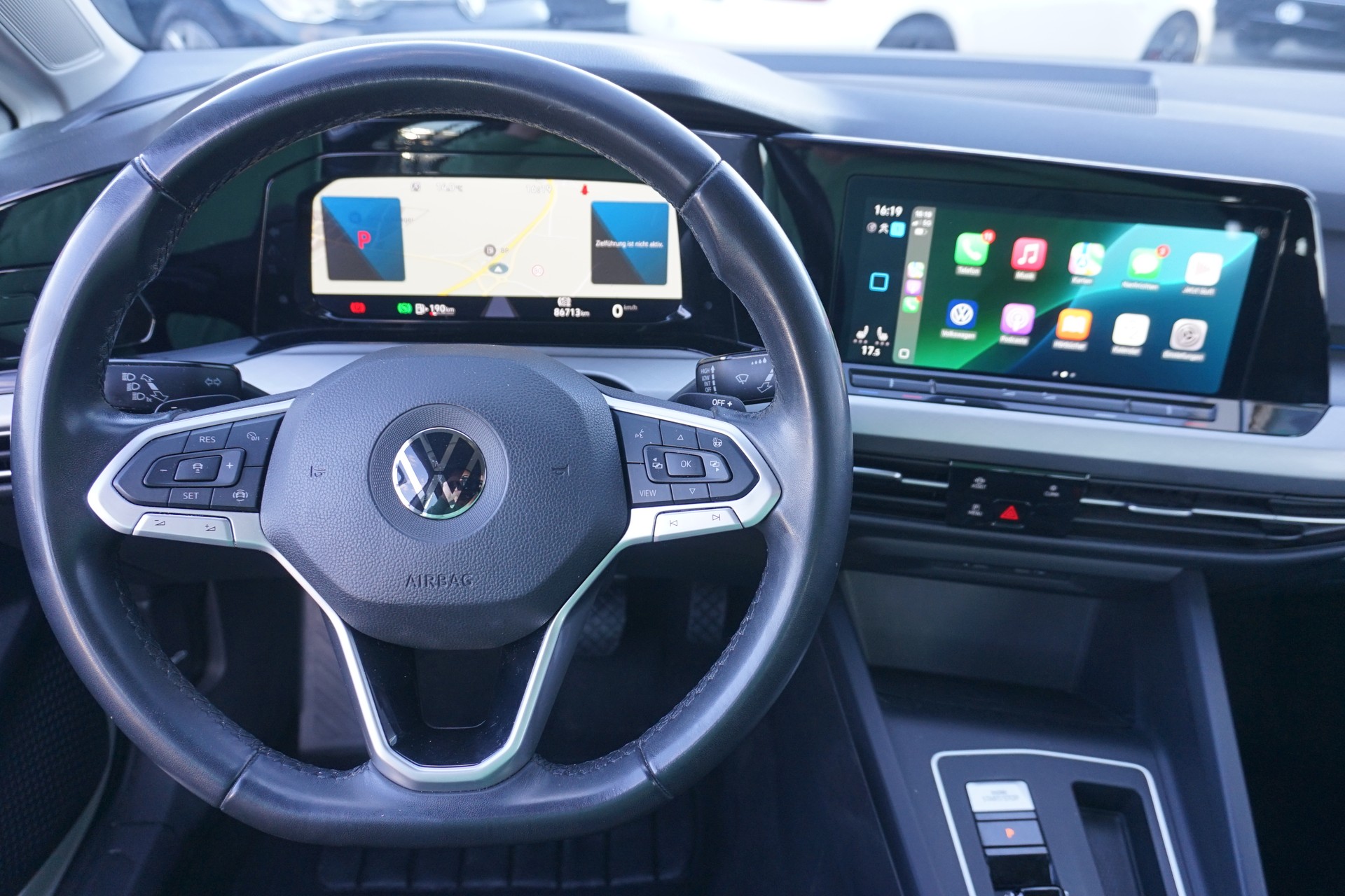 VW Golf 8 Variant 2.0 TDI Life DSG-Automat "aus erster Hand+CH-Auto"-image-14