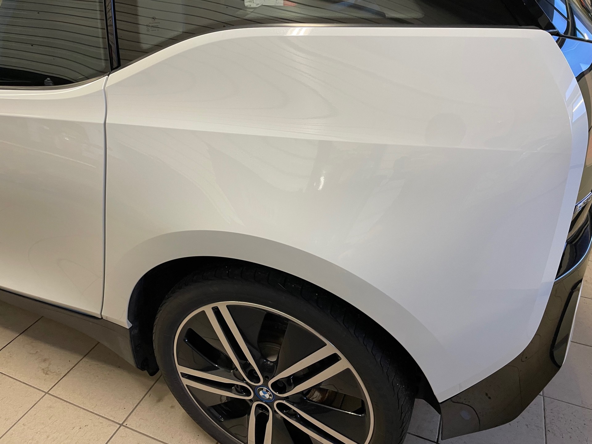 BMW i3s (94Ah) Range Extender-showroom-element-3