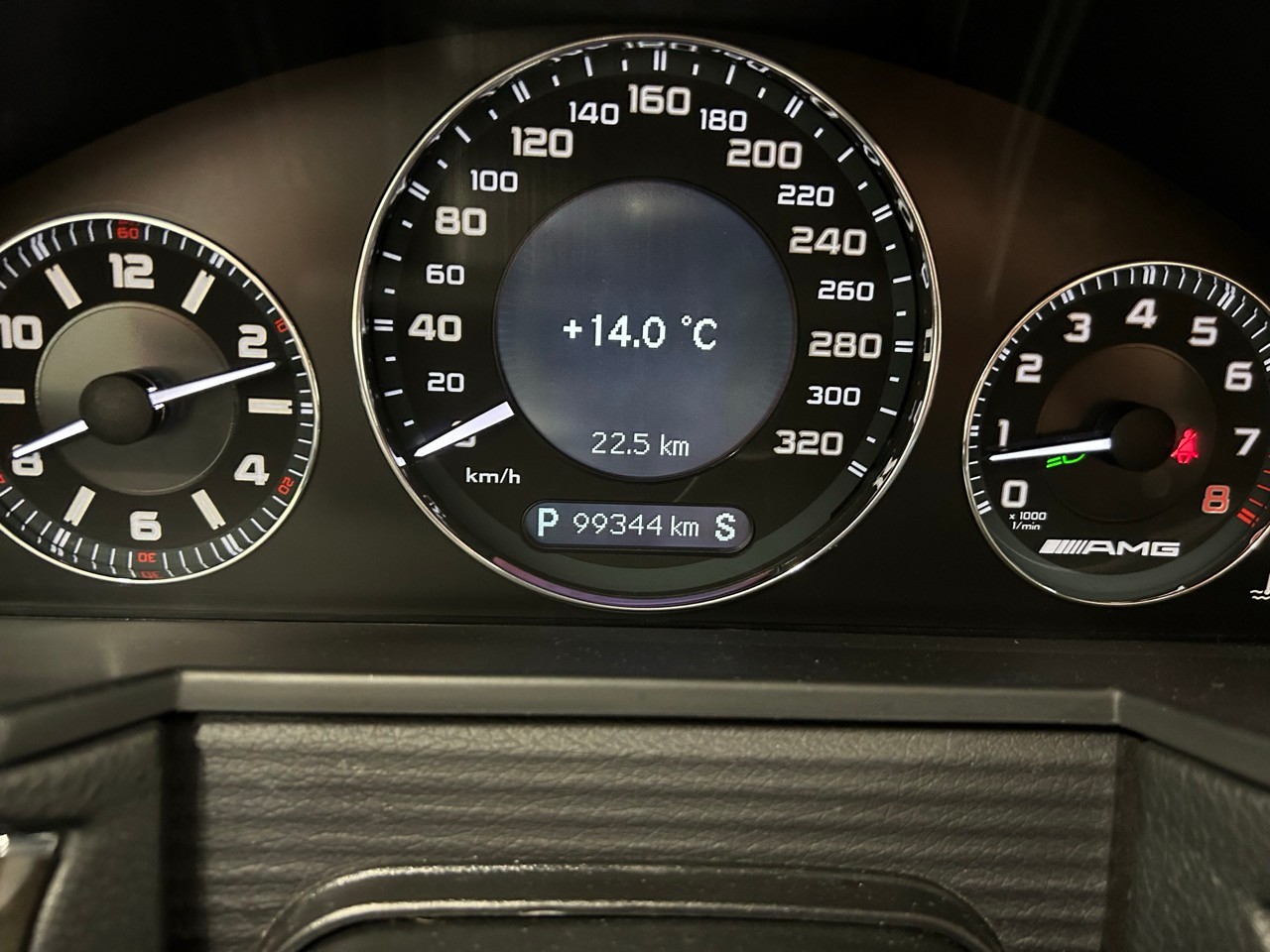 MERCEDES-BENZ E 63 AMG Avantgarde 7G-Tronic-image-5