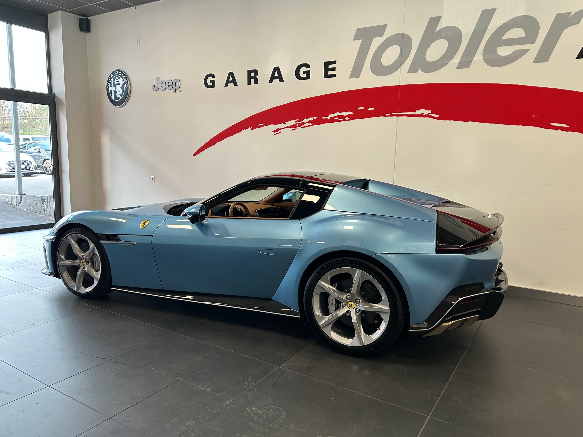 FERRARI 12 Cilindri Spider-image-16