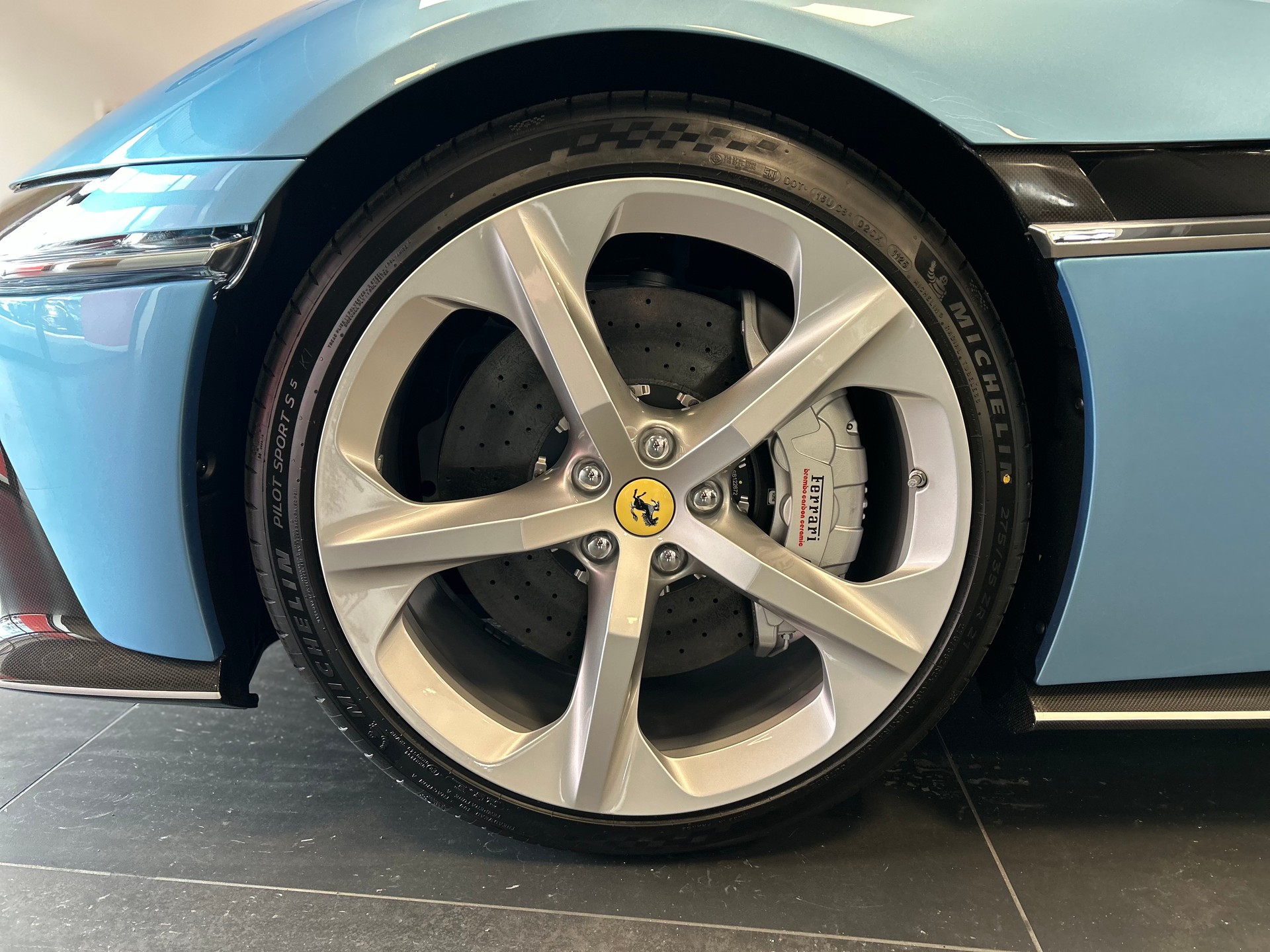 FERRARI 12 Cilindri Spider-image-22