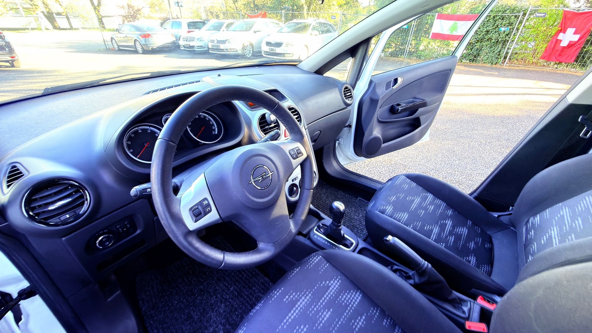 OPEL Corsa 1.4 TP Color Edition Automatic-image-8