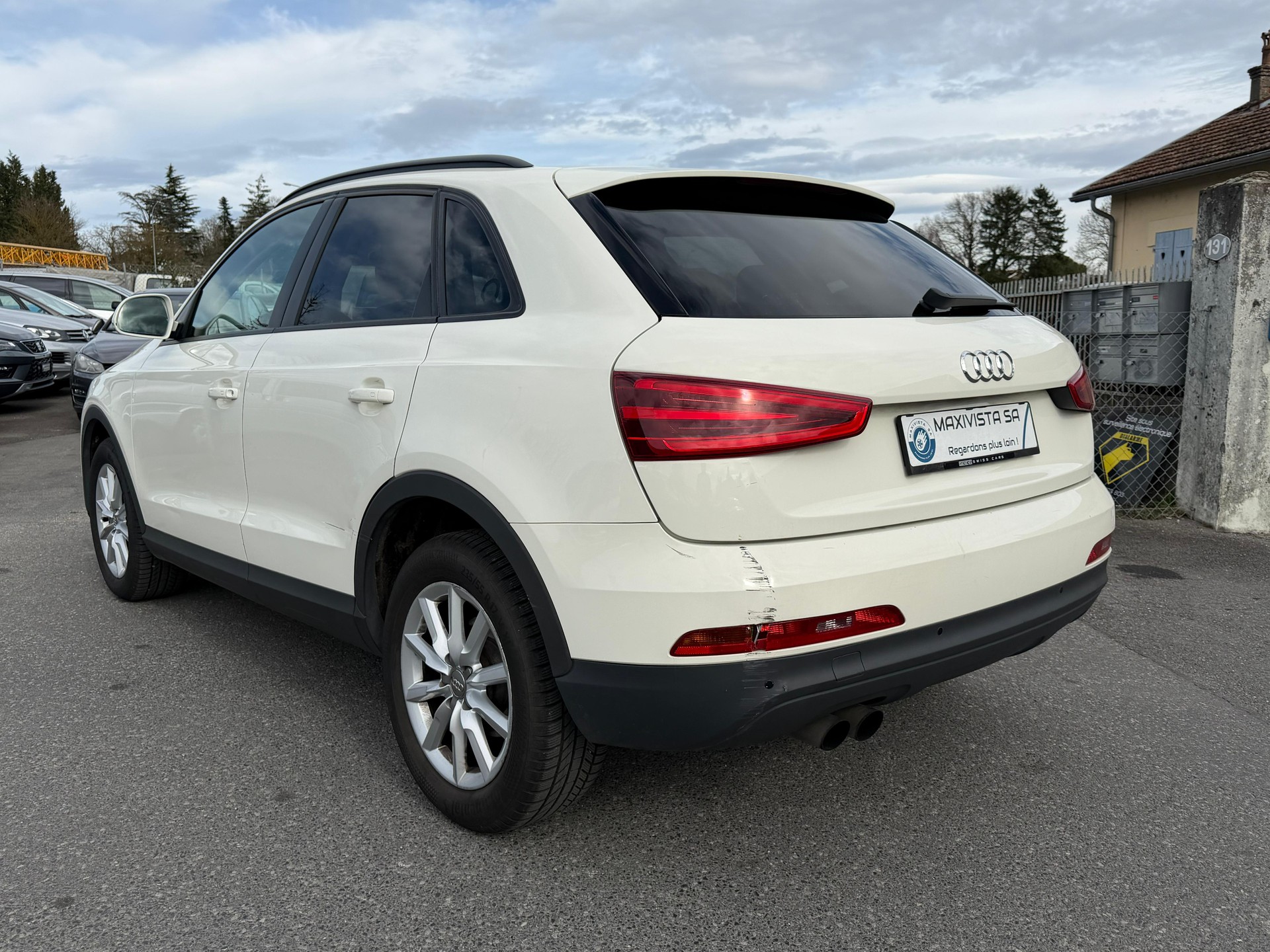 AUDI Q3 2.0 TFSI quattro S-tronic-showroom-element-3