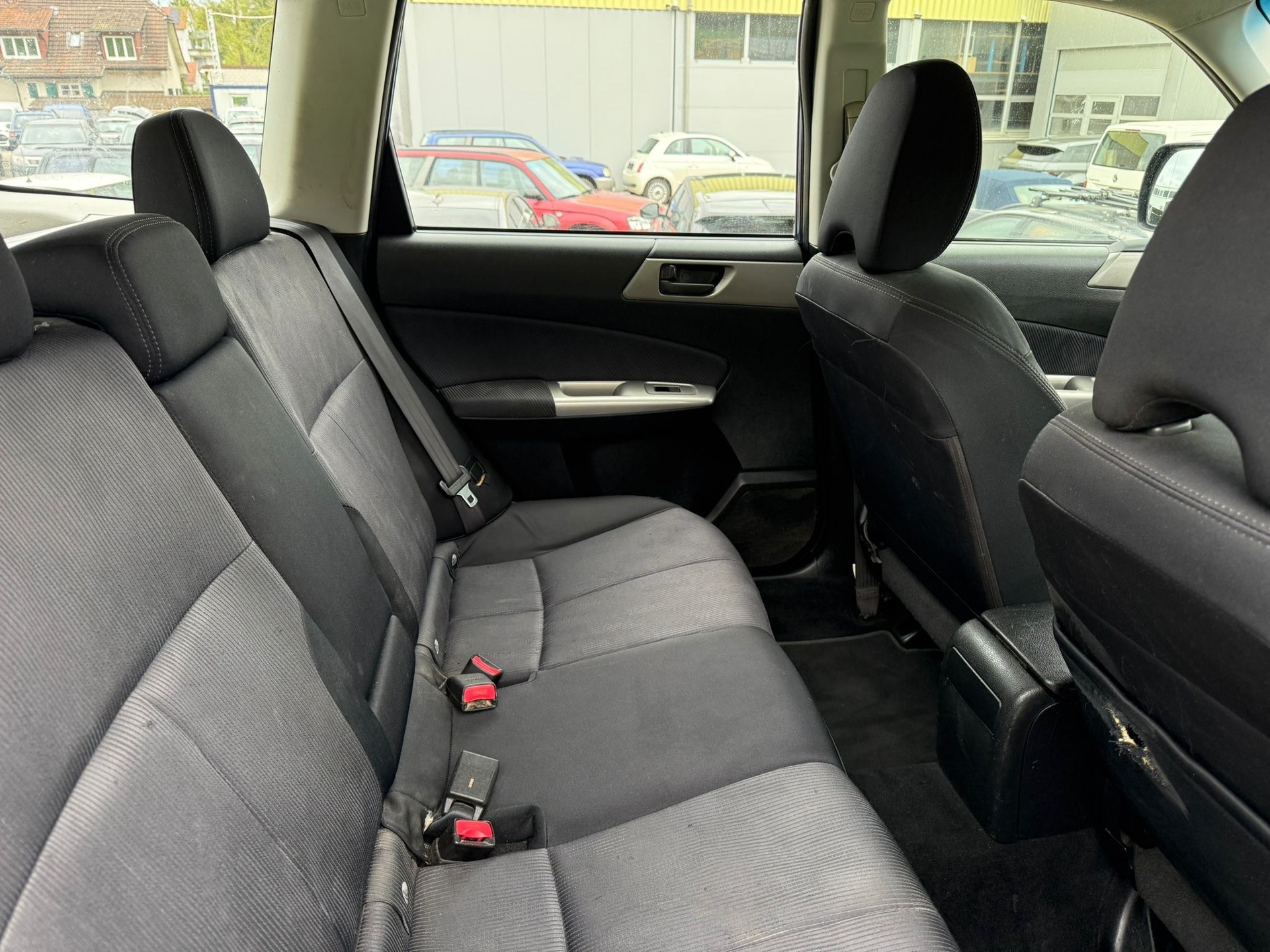 SUBARU Forester 2.0X Swiss-image-10