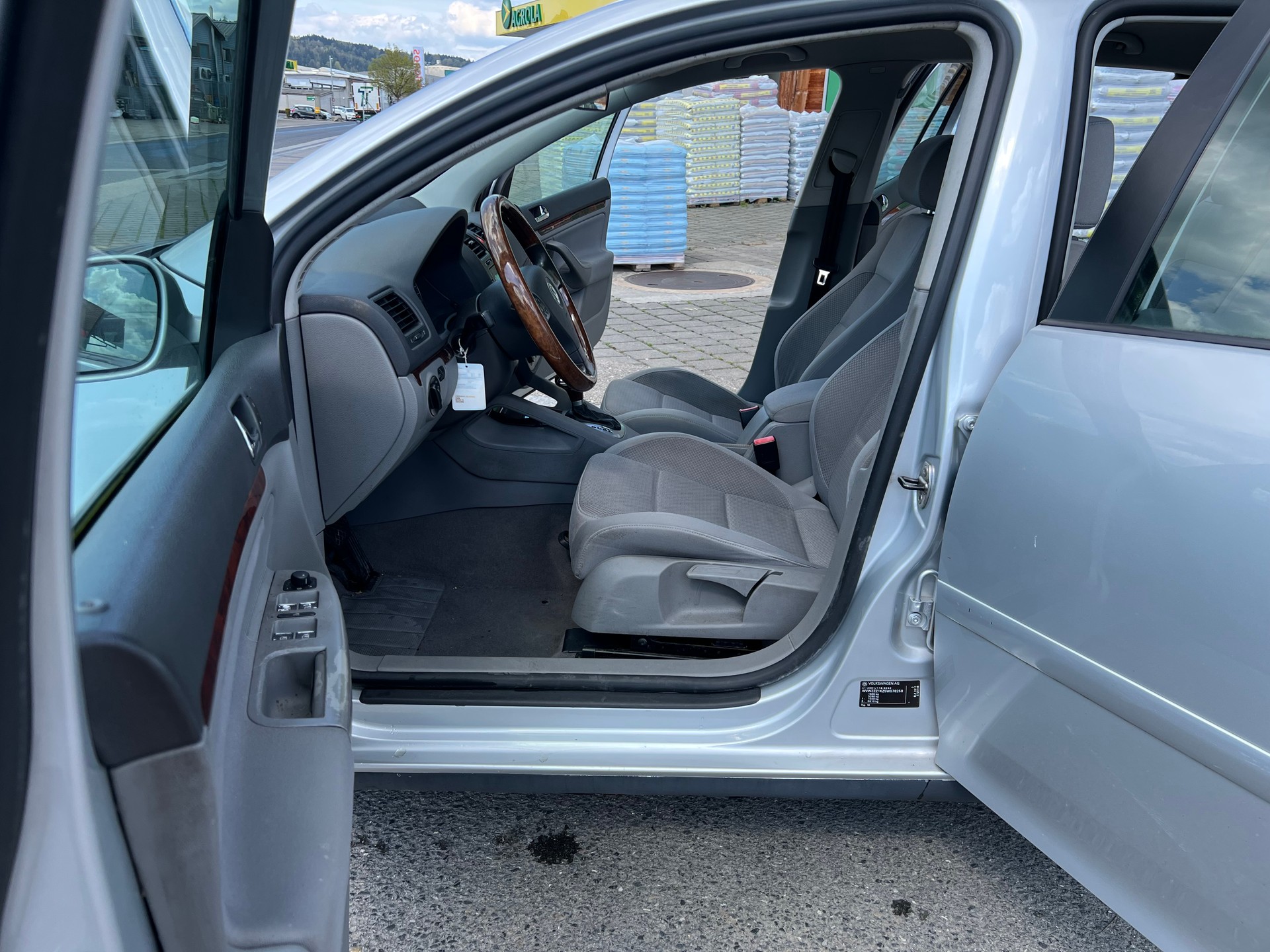 VW Golf 2.0 FSI Comfortline-image-8