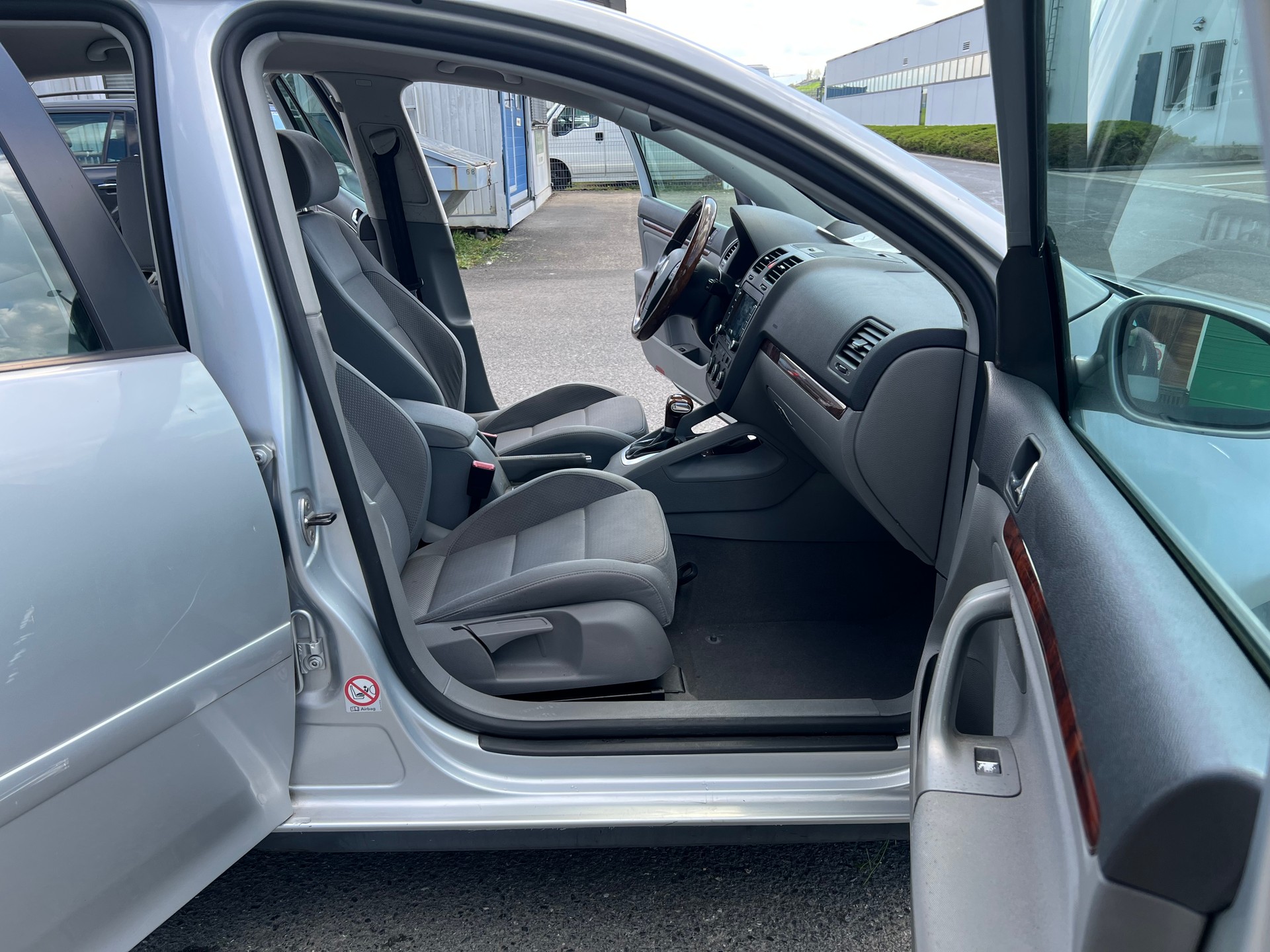 VW Golf 2.0 FSI Comfortline-image-9