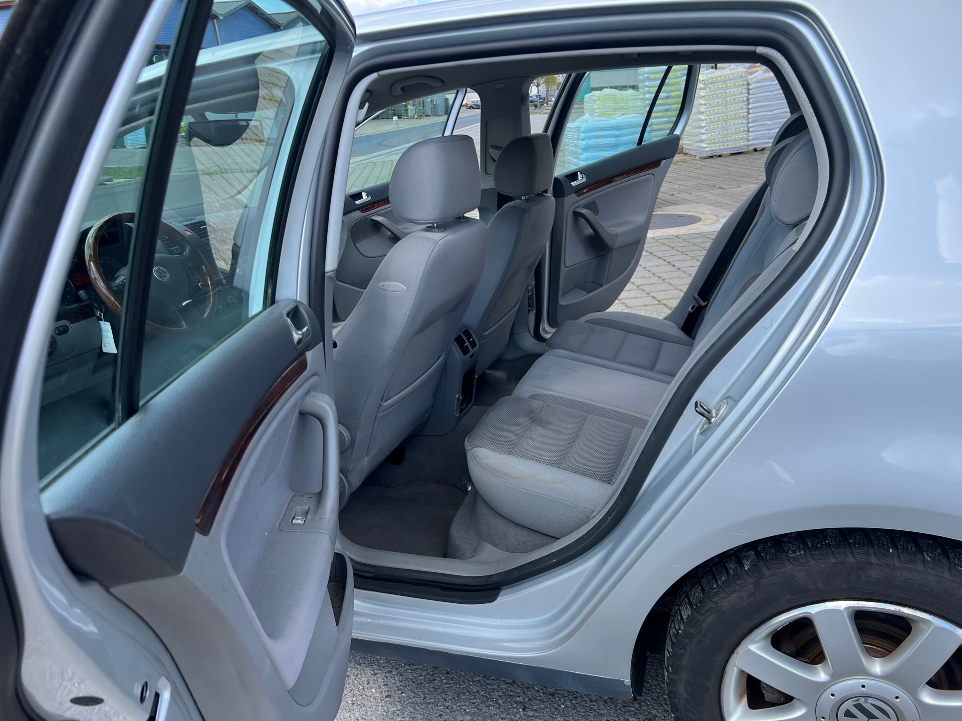VW Golf 2.0 FSI Comfortline-image-10