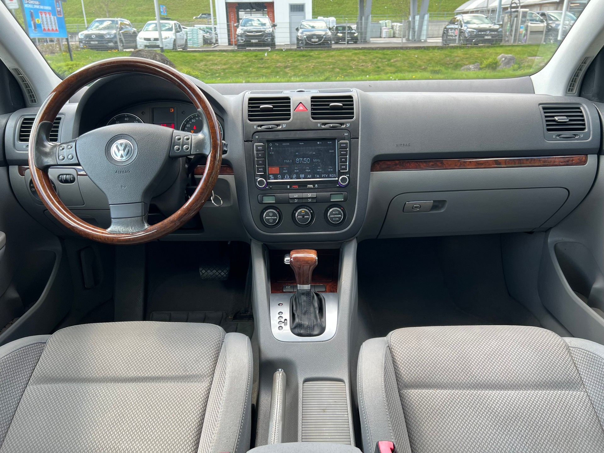 VW Golf 2.0 FSI Comfortline-image-12