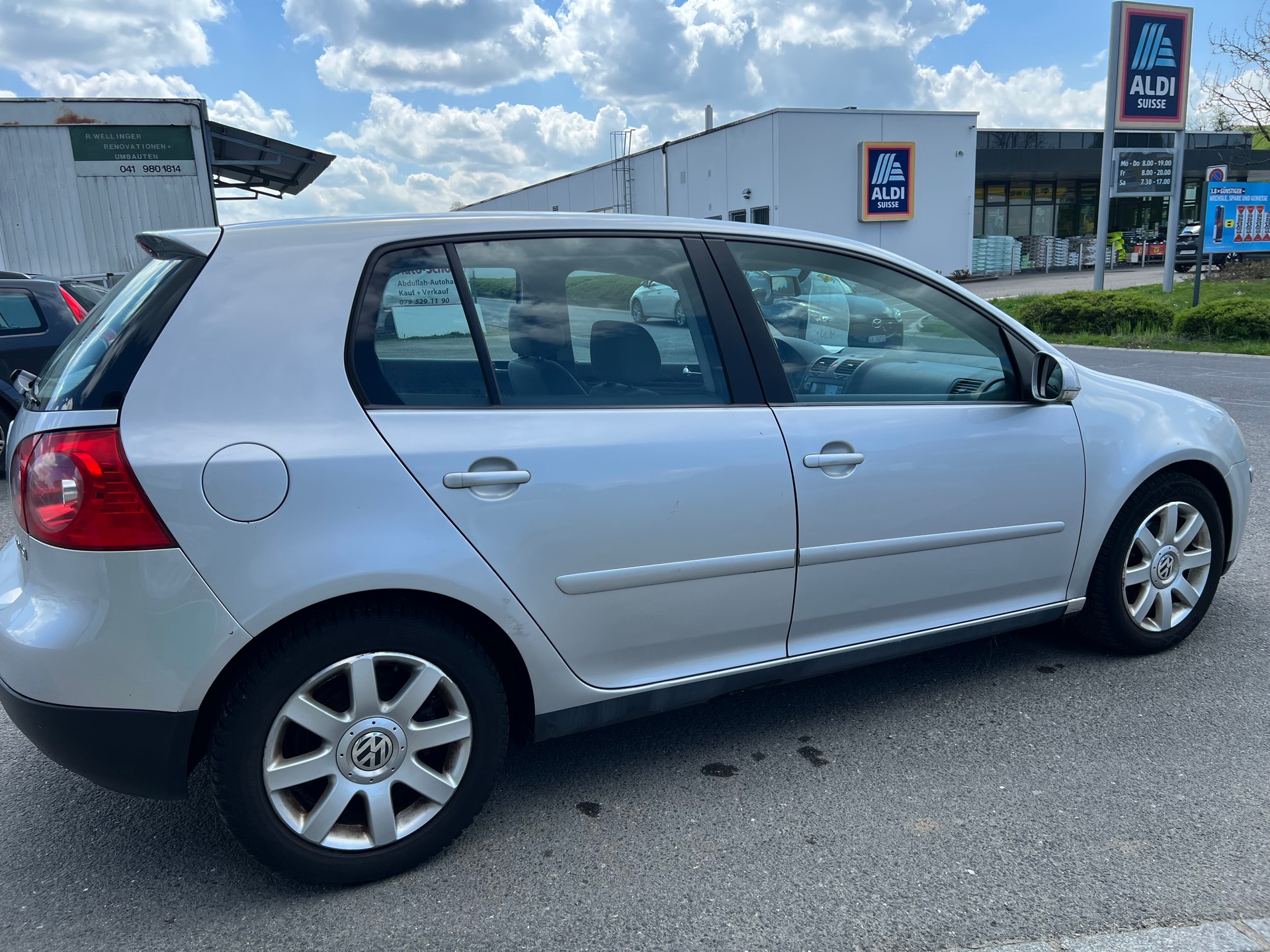 VW Golf 2.0 FSI Comfortline-image-4