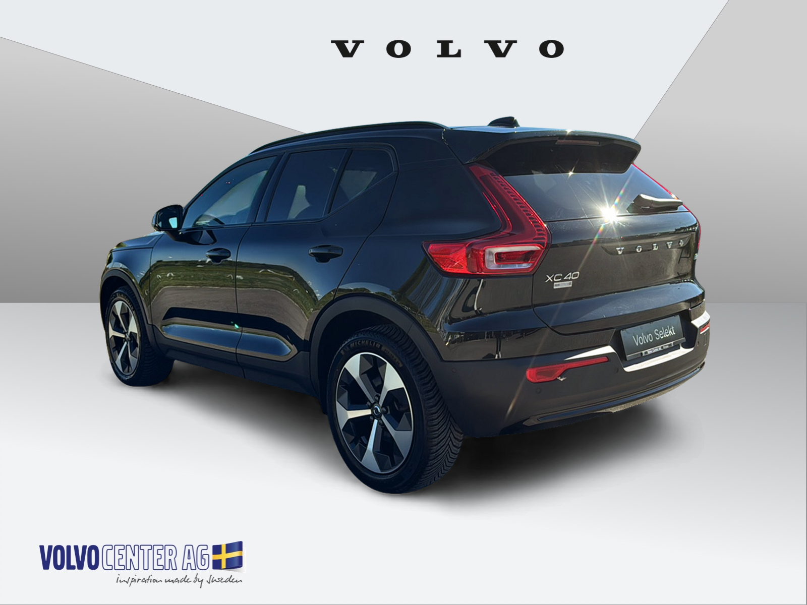 VOLVO XC40 2.0 B3 MH Plus Dark-image-2
