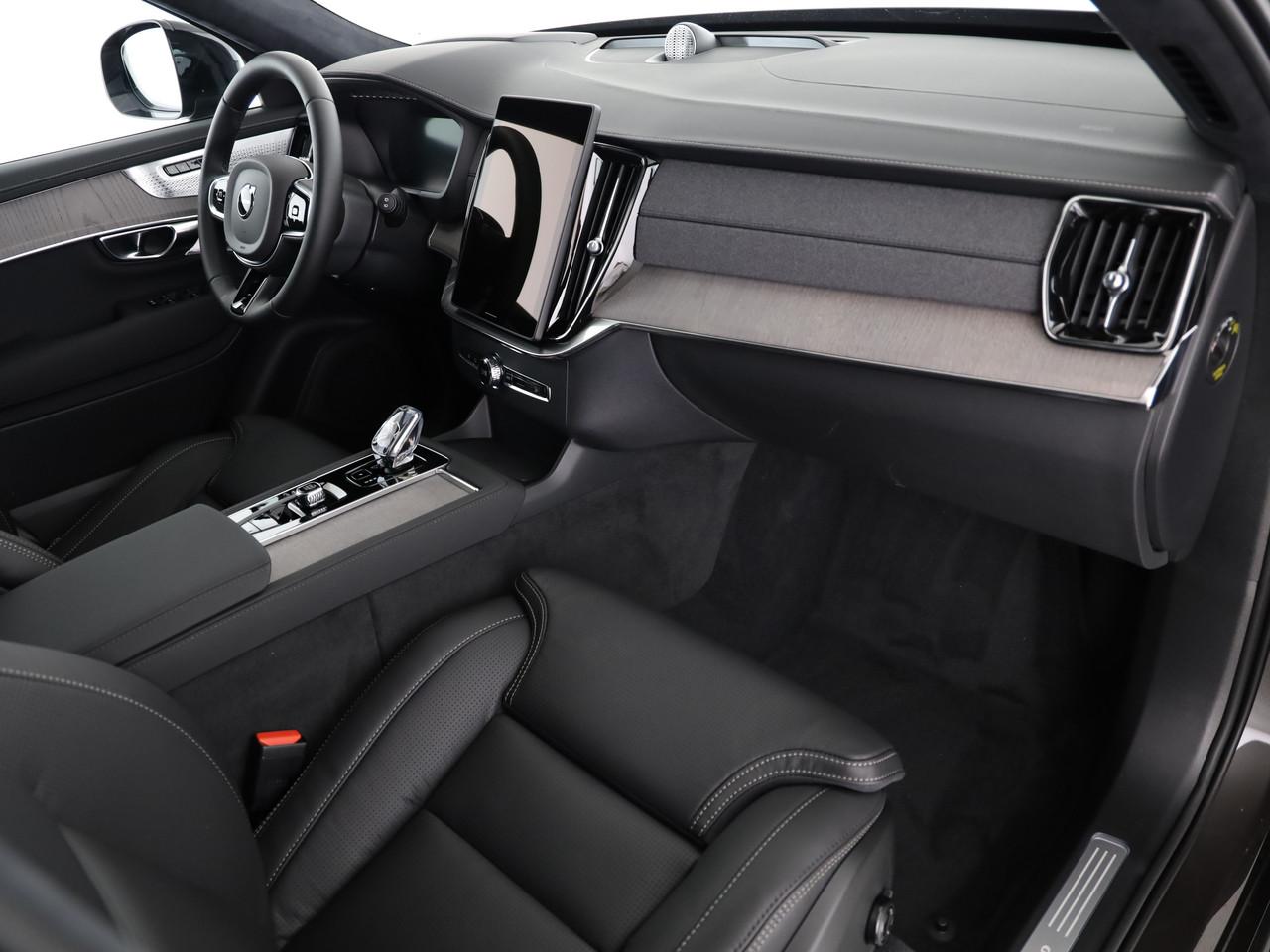 VOLVO XC90 2.0 B5 MH Ultra Dark AWD-image-14