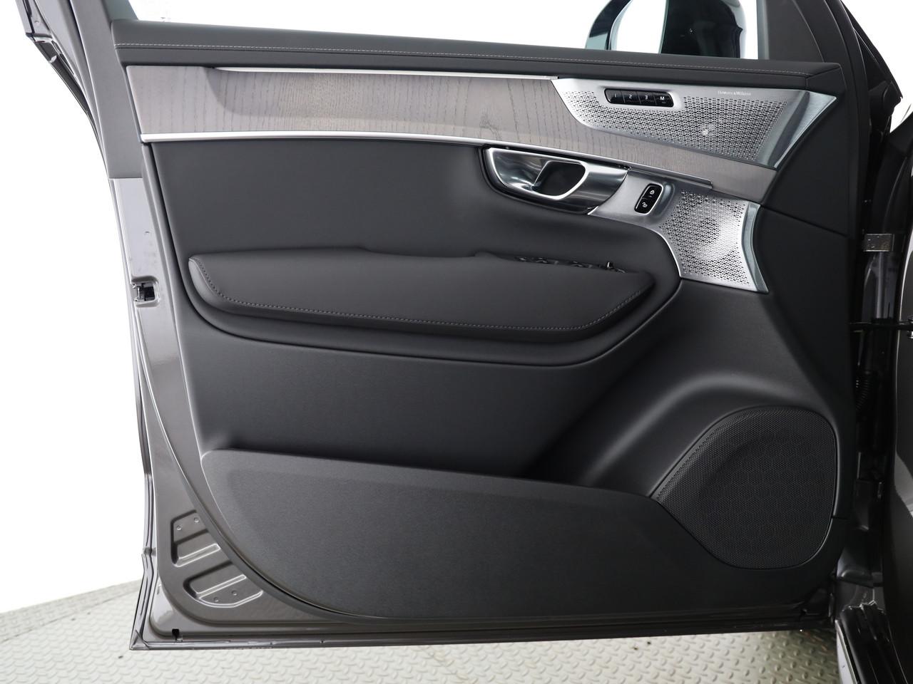 VOLVO XC90 2.0 B5 MH Ultra Dark AWD-image-11
