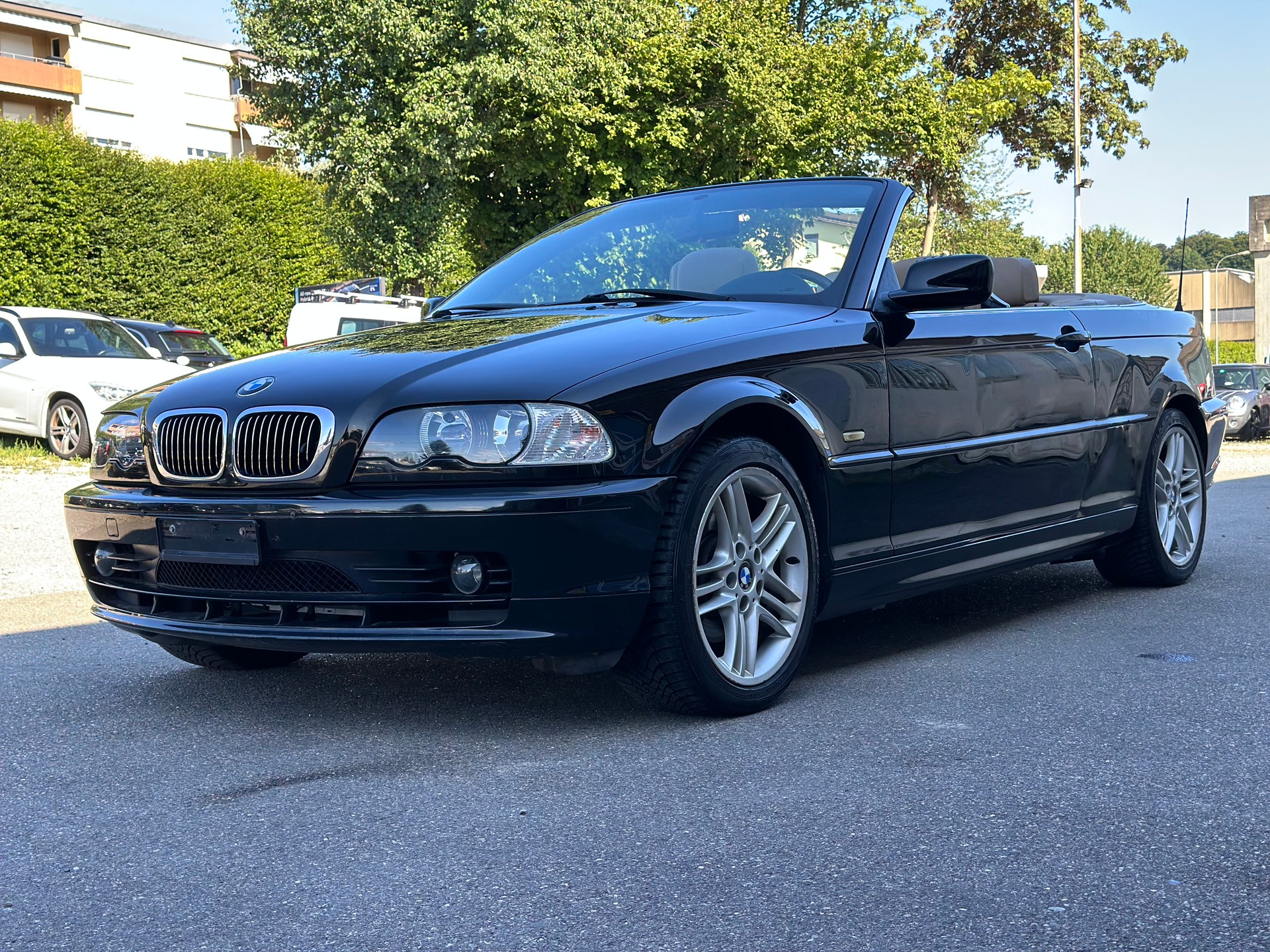 BMW 320Ci Cabriolet-image-5