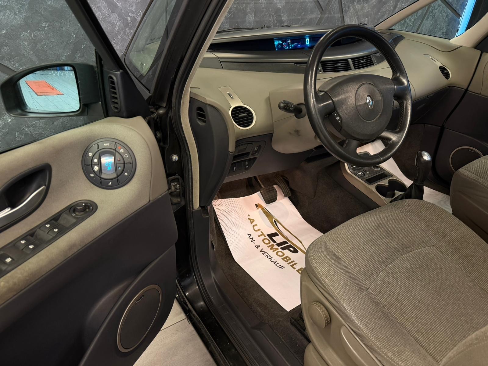 RENAULT Grand Espace 2.0 Turbo Expression-image-10