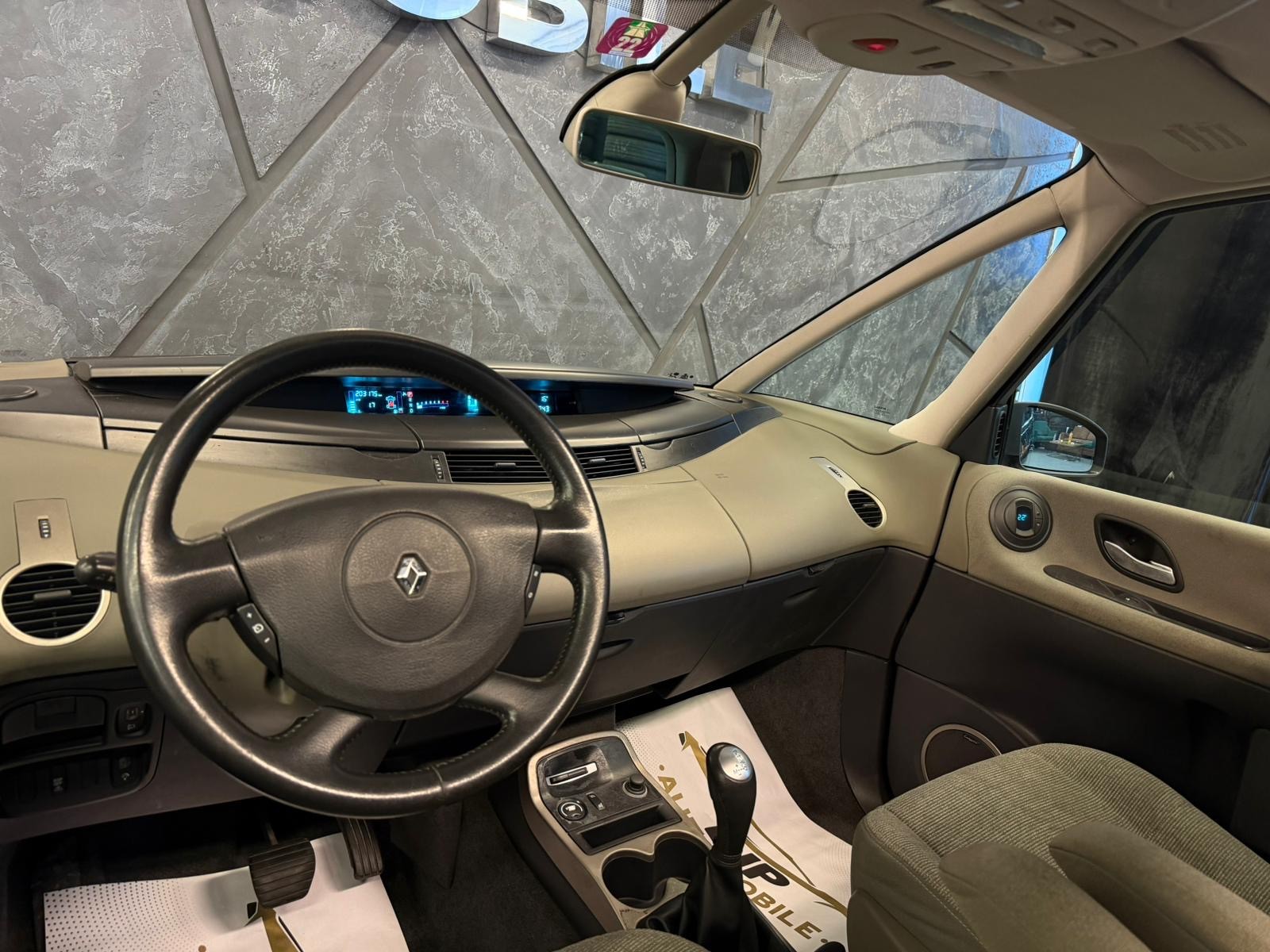 RENAULT Grand Espace 2.0 Turbo Expression-image-9