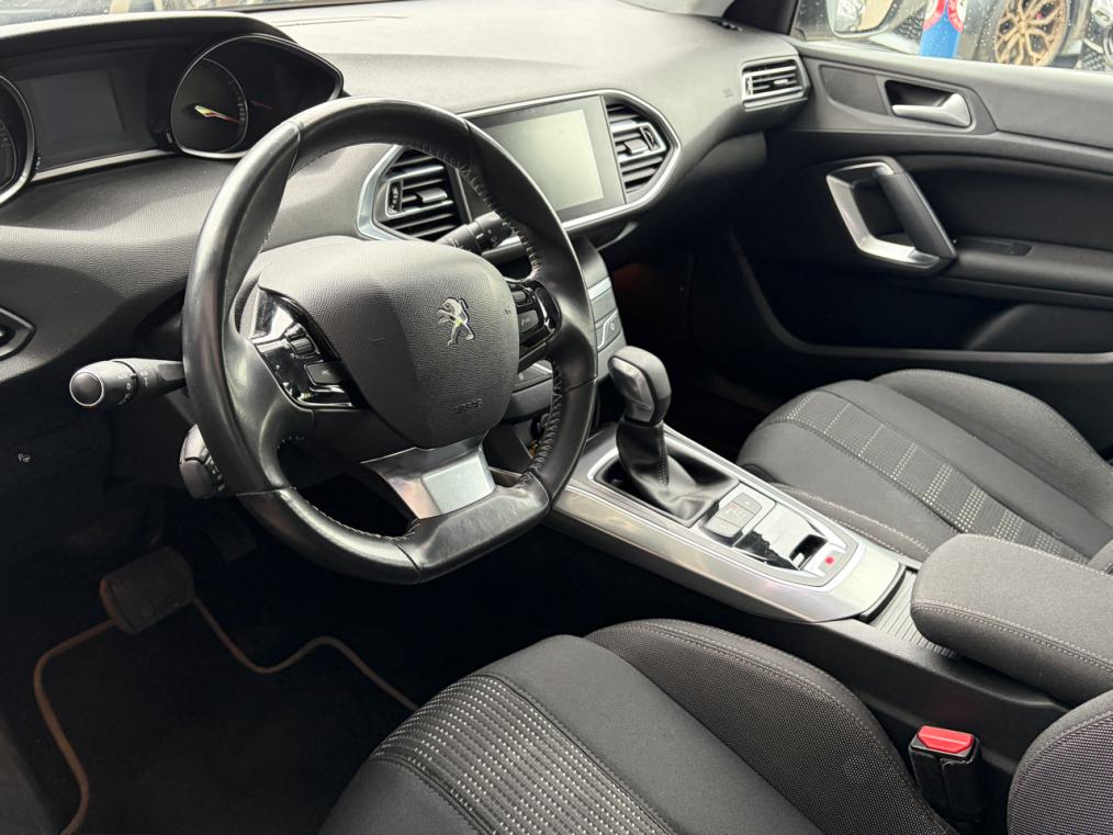 PEUGEOT 308 1.2 THP Allure Automatic-image-3