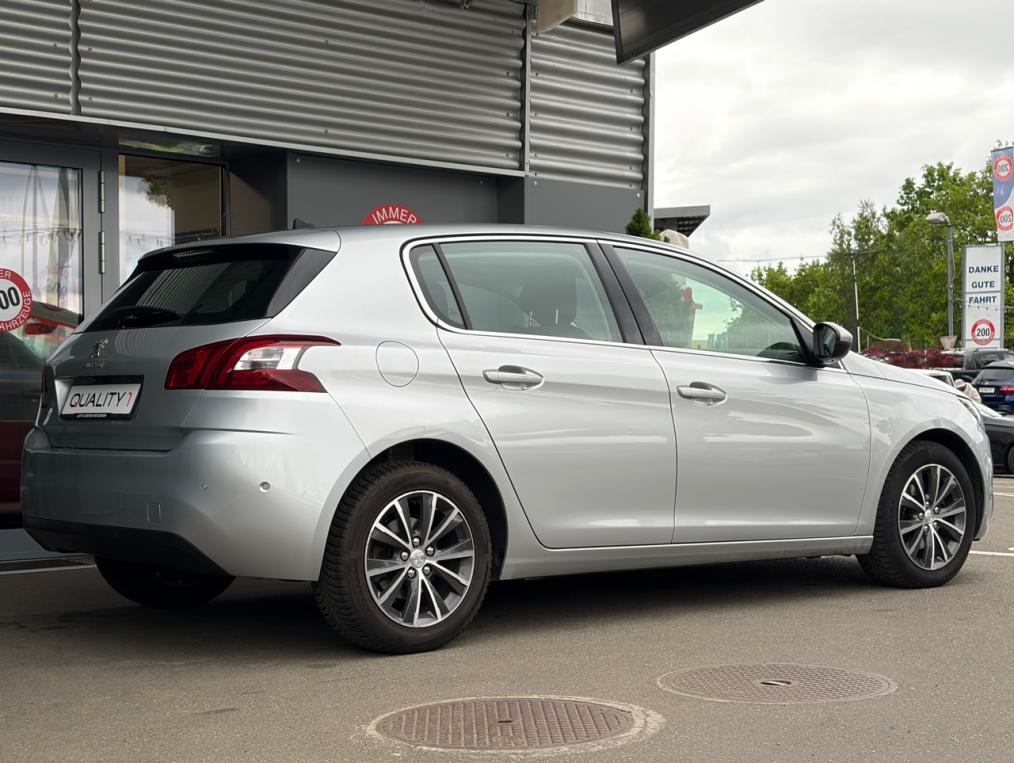 PEUGEOT 308 1.2 THP Allure Automatic-image-2