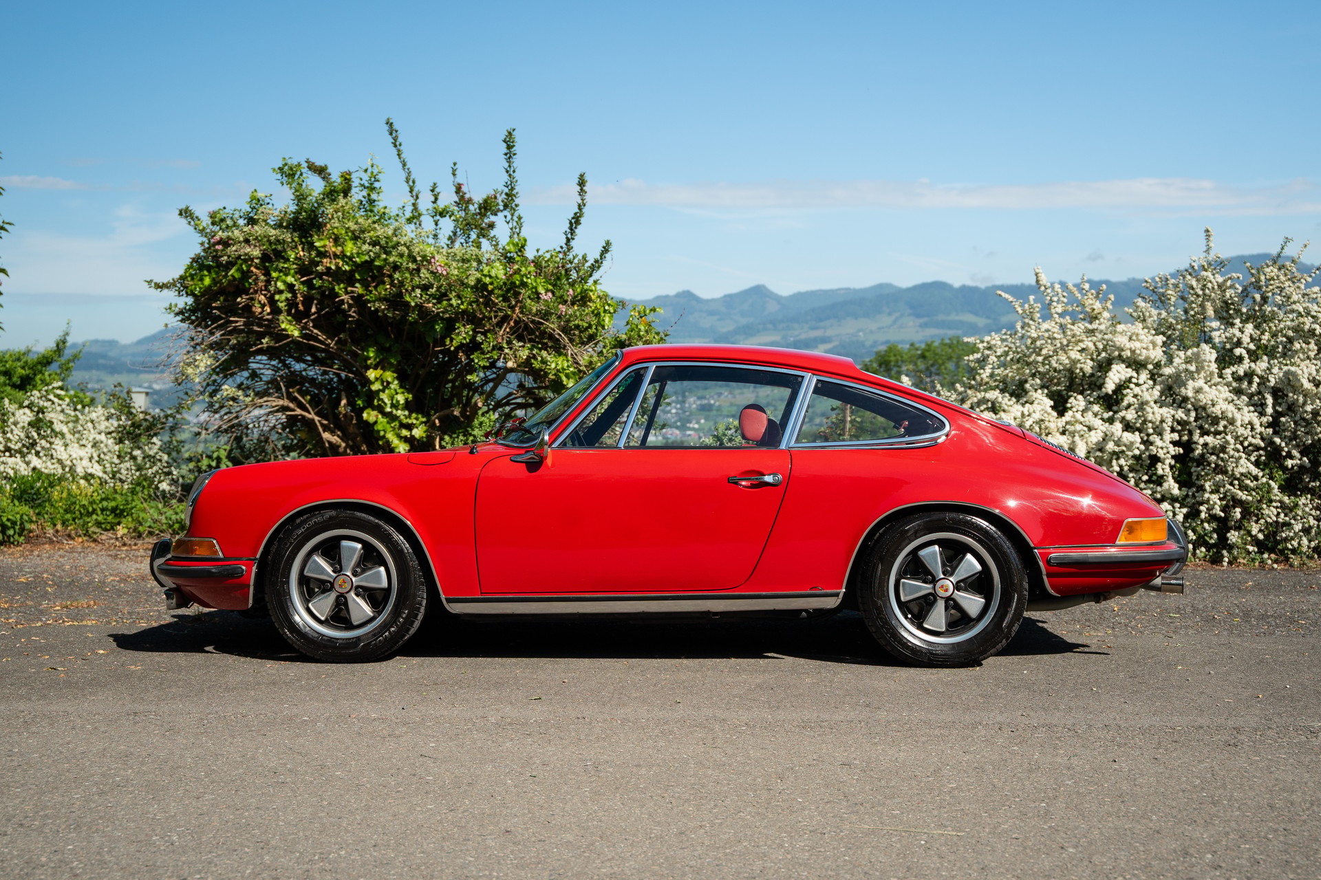 PORSCHE 911 E-showroom-element-3