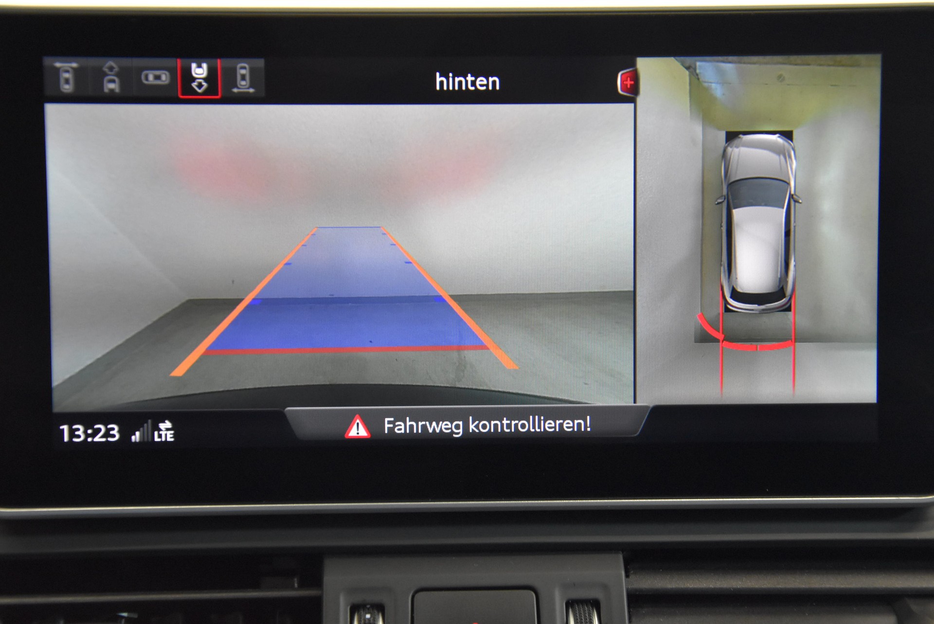 AUDI Q5 55 TFSI e S-Line quattro-image-7
