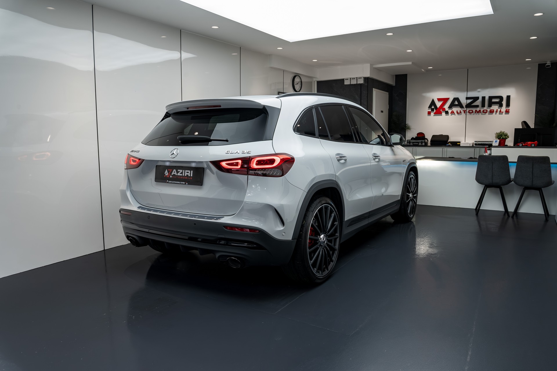 MERCEDES-BENZ GLA 35 AMG 4Matic 8G-Speedshift DCT-image-3