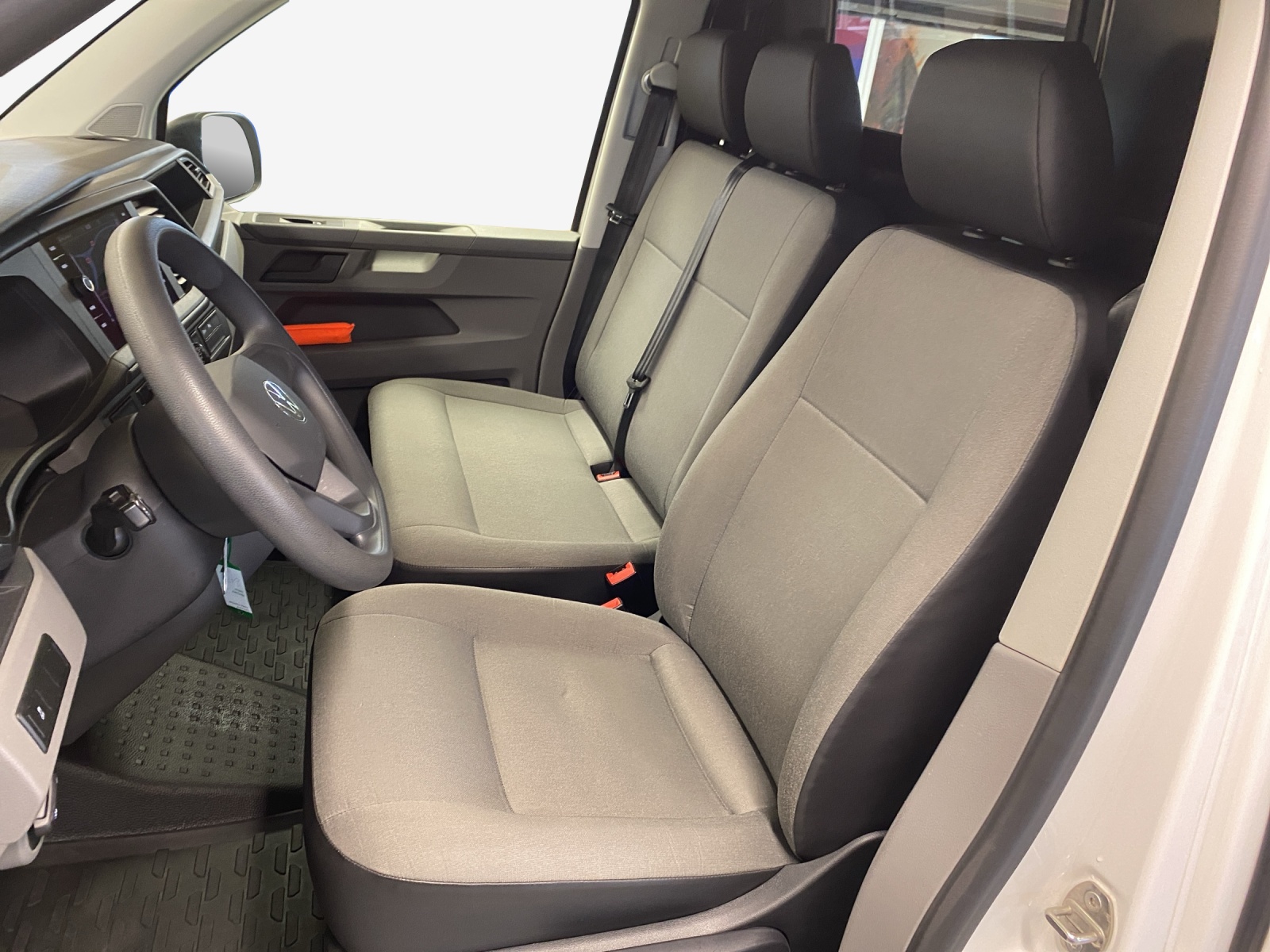 VW T6.1 2.0 TDI 4Motion-image-11