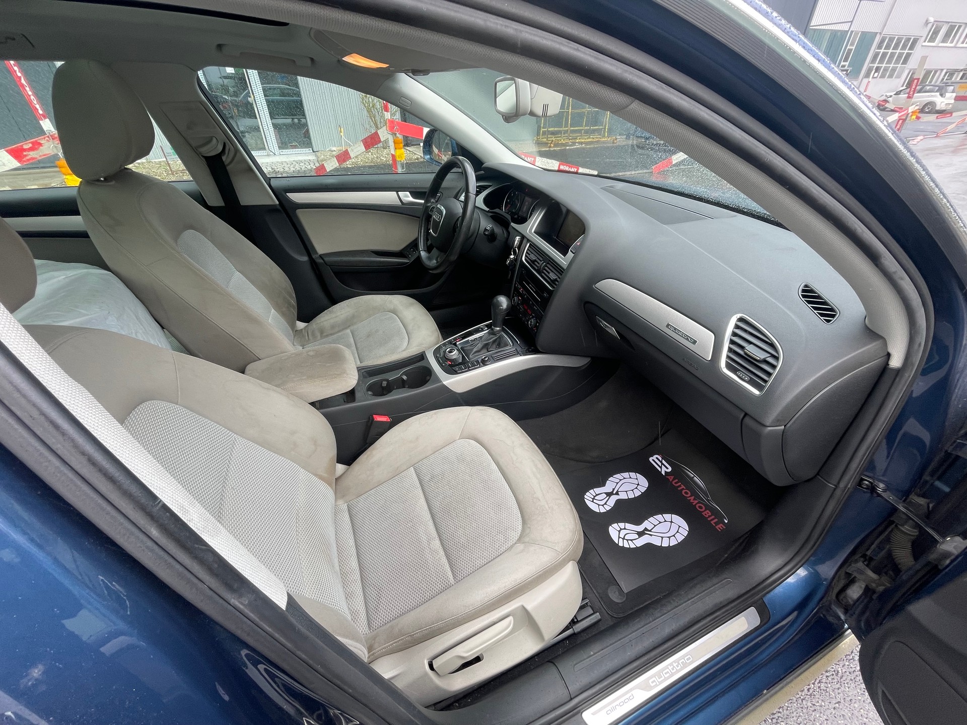AUDI A4 allroad 3.0 TDI quattro S-tronic-image-13