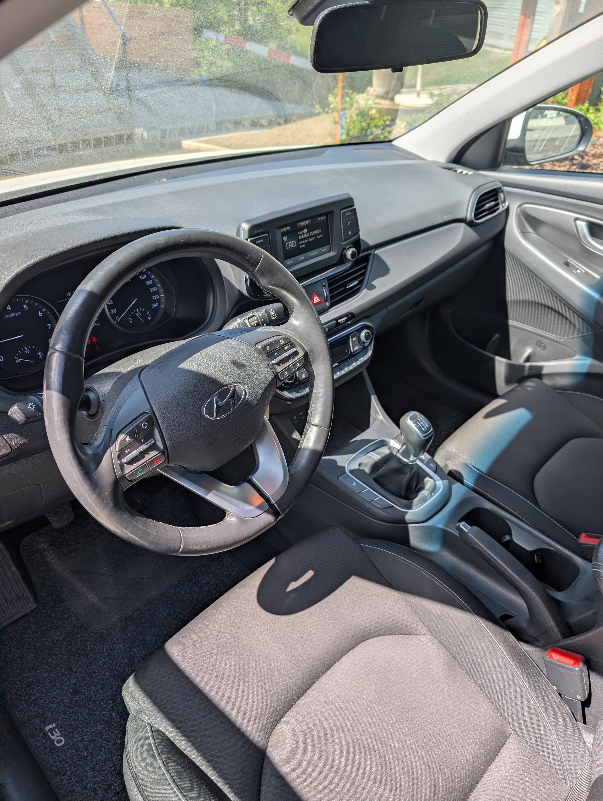 HYUNDAI 1.4 T-GDi Amplia-image-2
