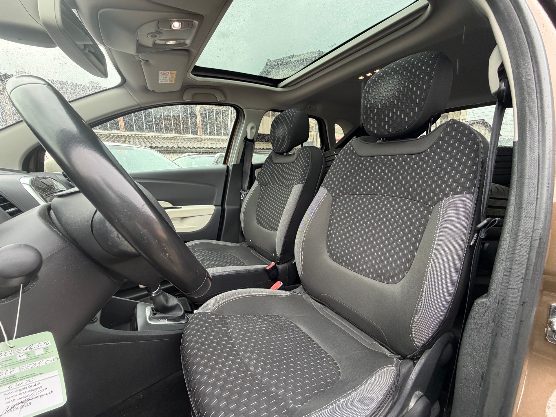 RENAULT Captur 1.2 T 16V Intens EDC-image-9