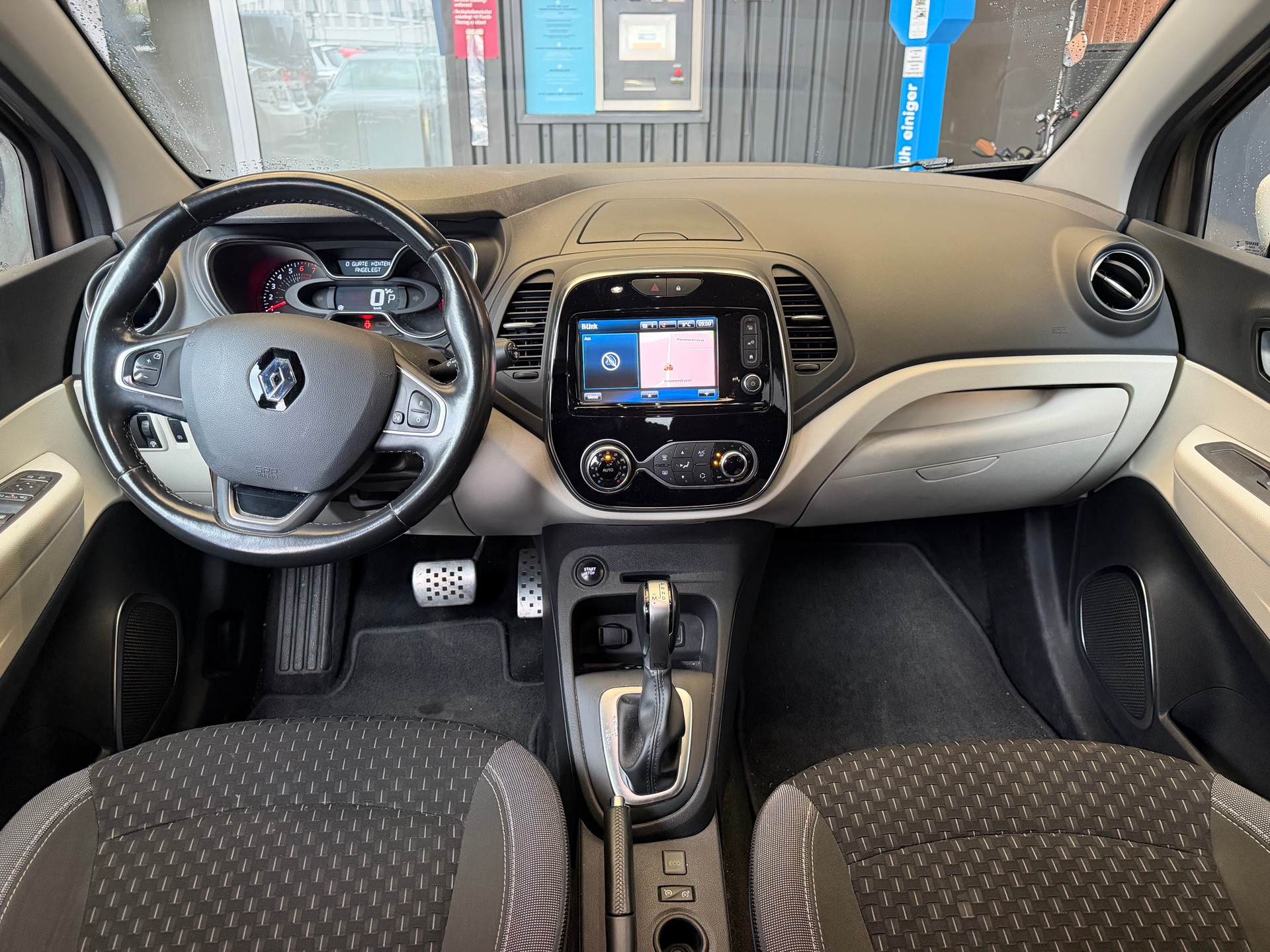 RENAULT Captur 1.2 T 16V Intens EDC-image-4